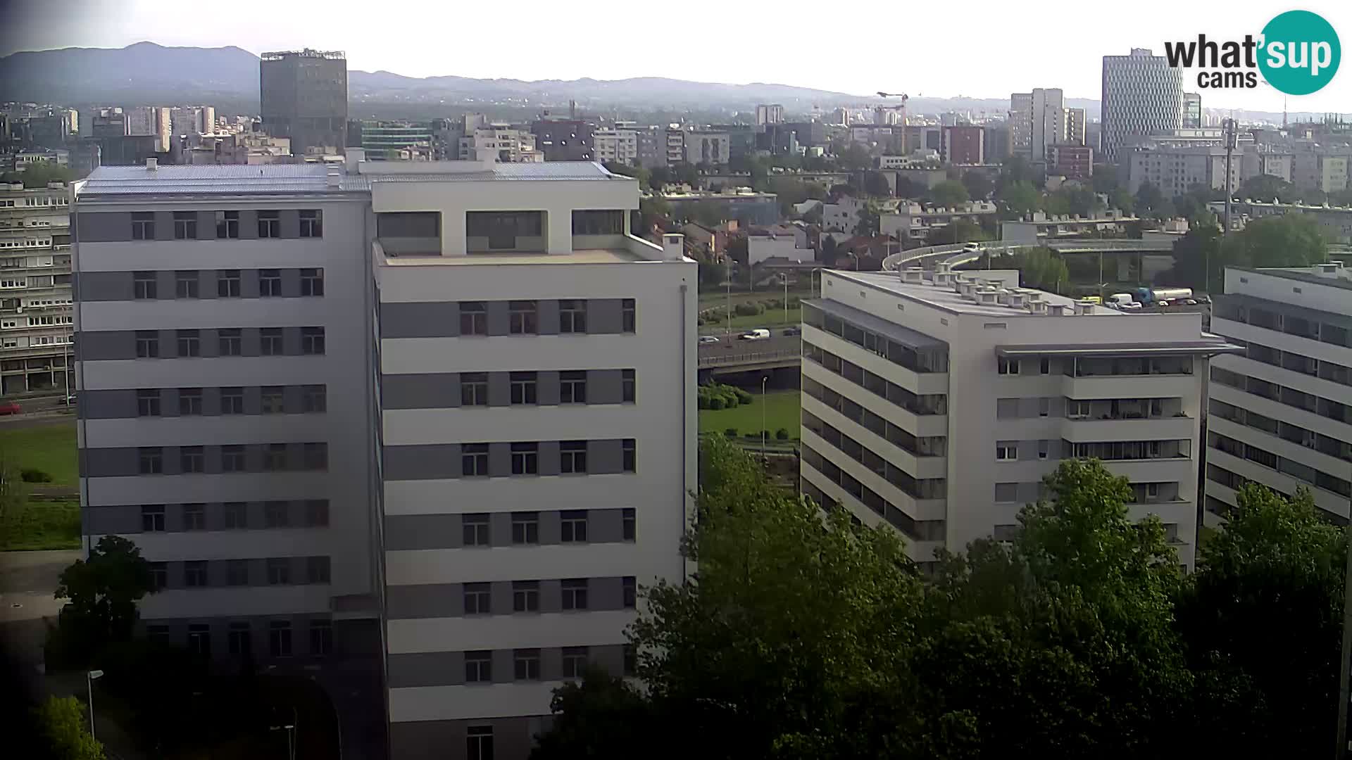 Rond-point en direct traversant les avenues Slavonska et Marin Držić à Zagreb webcam