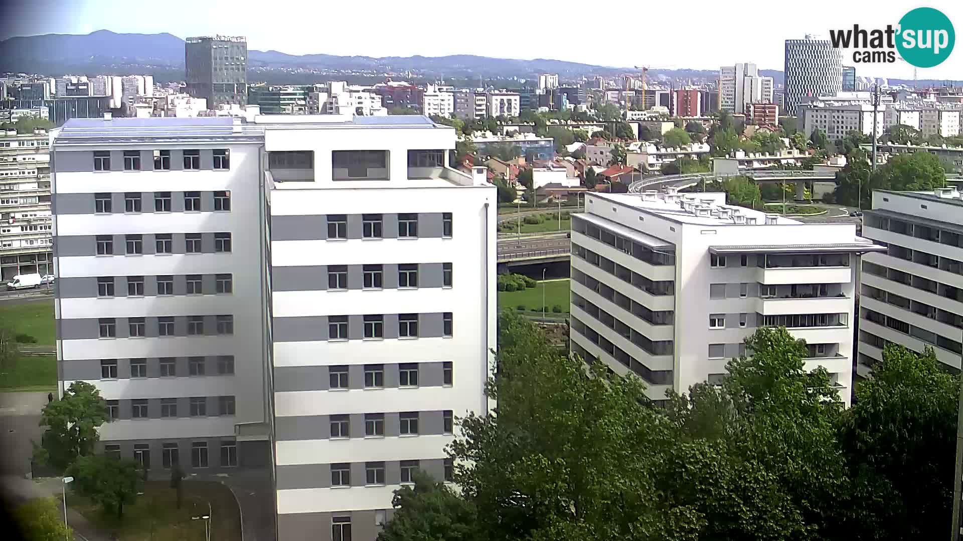 Rond-point en direct traversant les avenues Slavonska et Marin Držić à Zagreb webcam