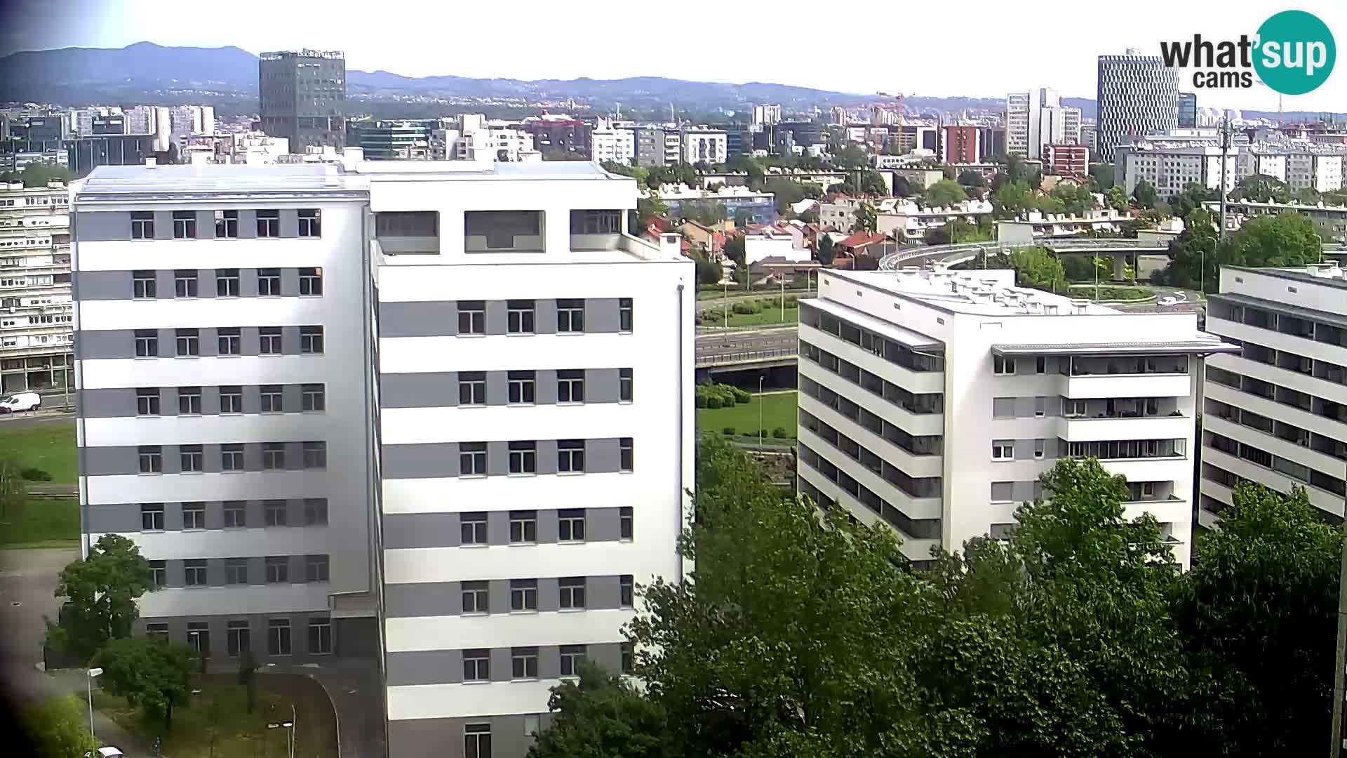 Rond-point en direct traversant les avenues Slavonska et Marin Držić à Zagreb webcam