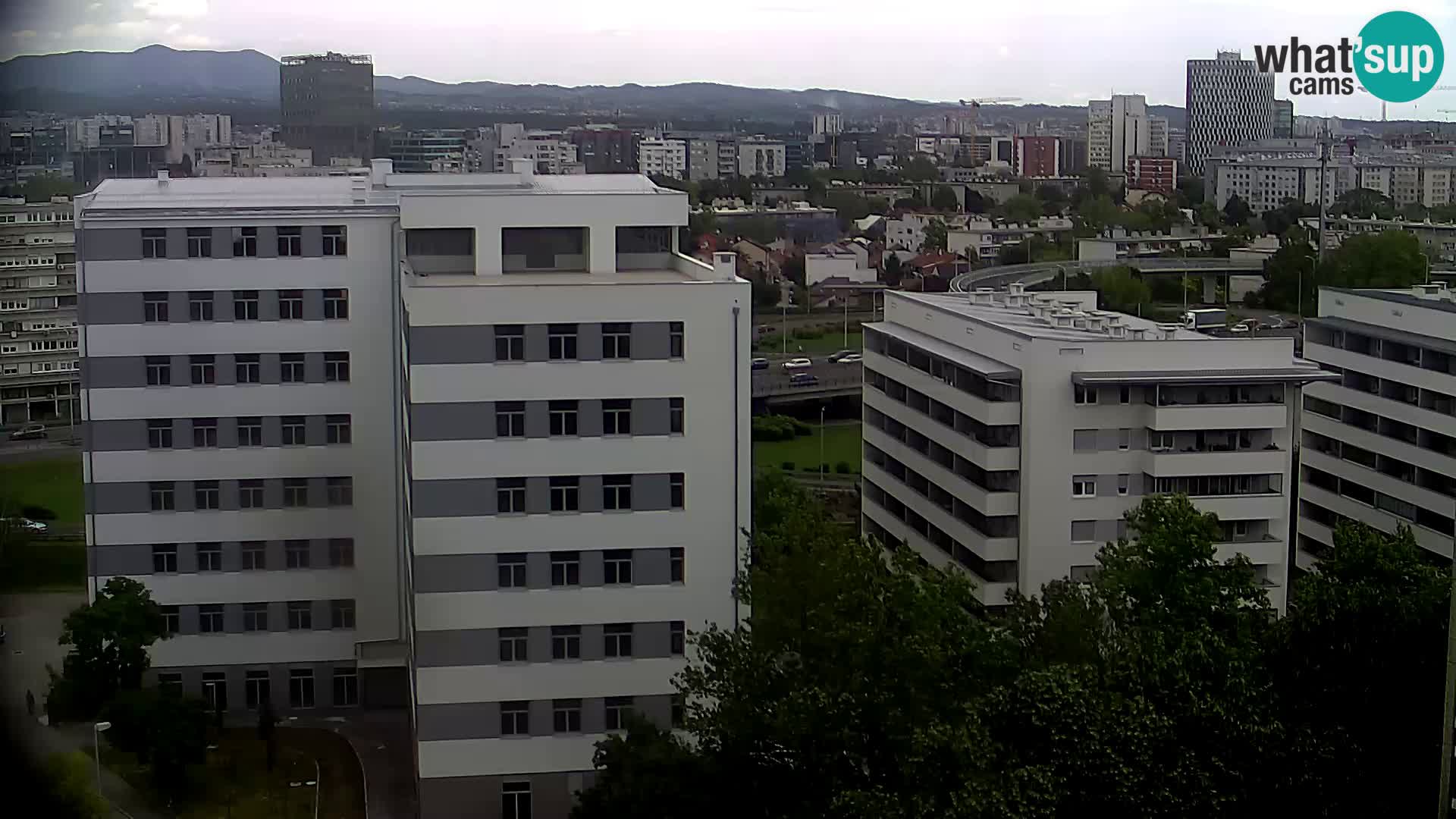 Rond-point en direct traversant les avenues Slavonska et Marin Držić à Zagreb webcam
