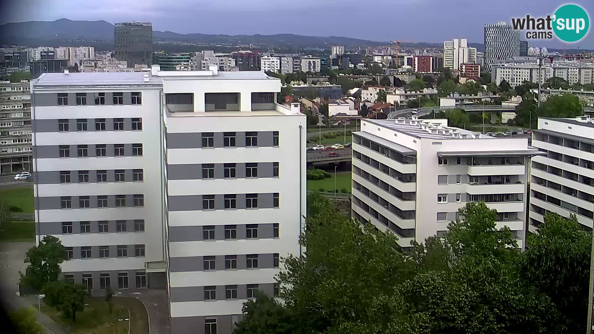 Rond-point en direct traversant les avenues Slavonska et Marin Držić à Zagreb webcam