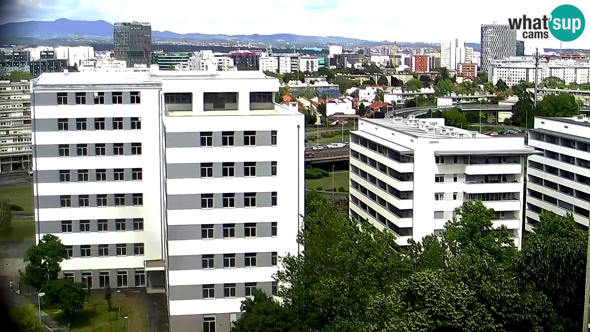Rond-point en direct traversant les avenues Slavonska et Marin Držić à Zagreb webcam