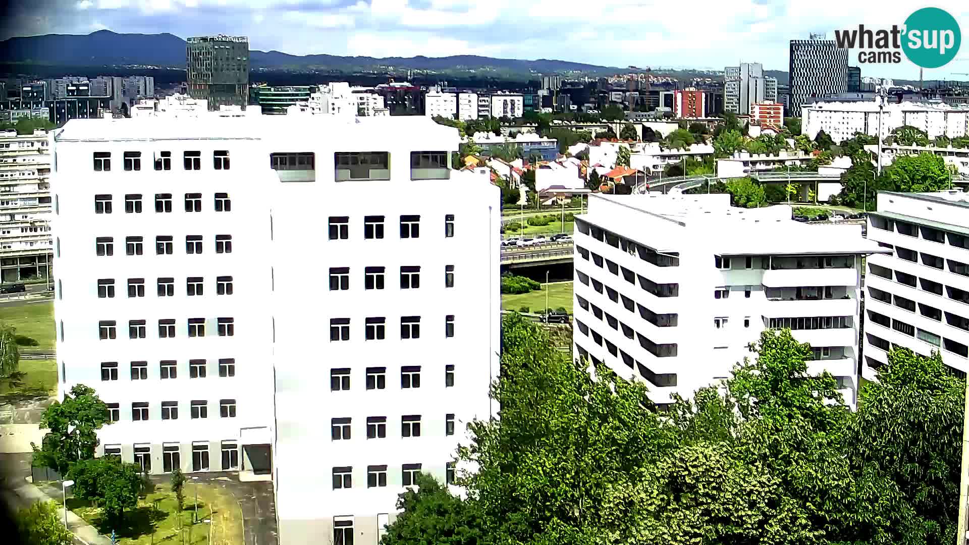 Live Interchange of Slavonska Avenue and Marin Držić Avenue in Zagreb webcam