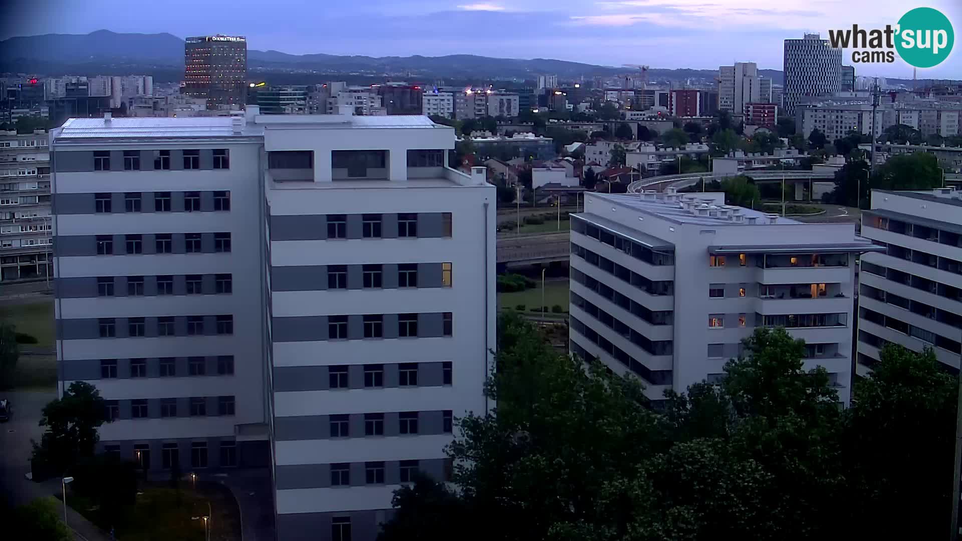 Web kamera Petlja Slavonska – Držićeva  – Zagreb Live