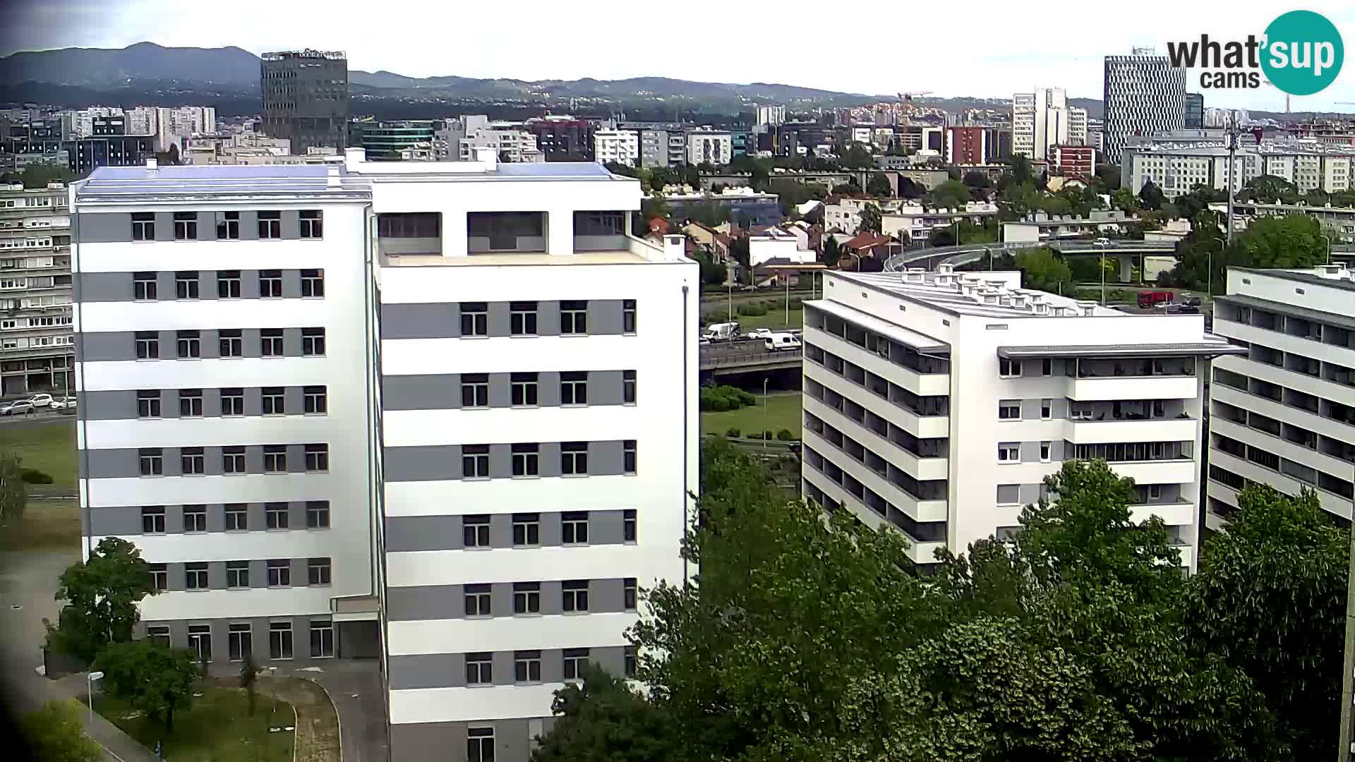 Rond-point en direct traversant les avenues Slavonska et Marin Držić à Zagreb webcam