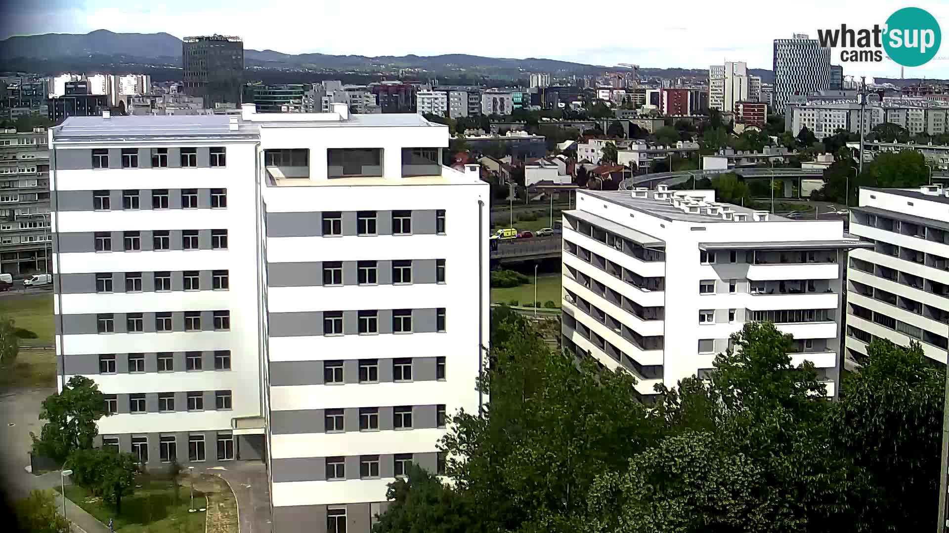 Rond-point en direct traversant les avenues Slavonska et Marin Držić à Zagreb webcam