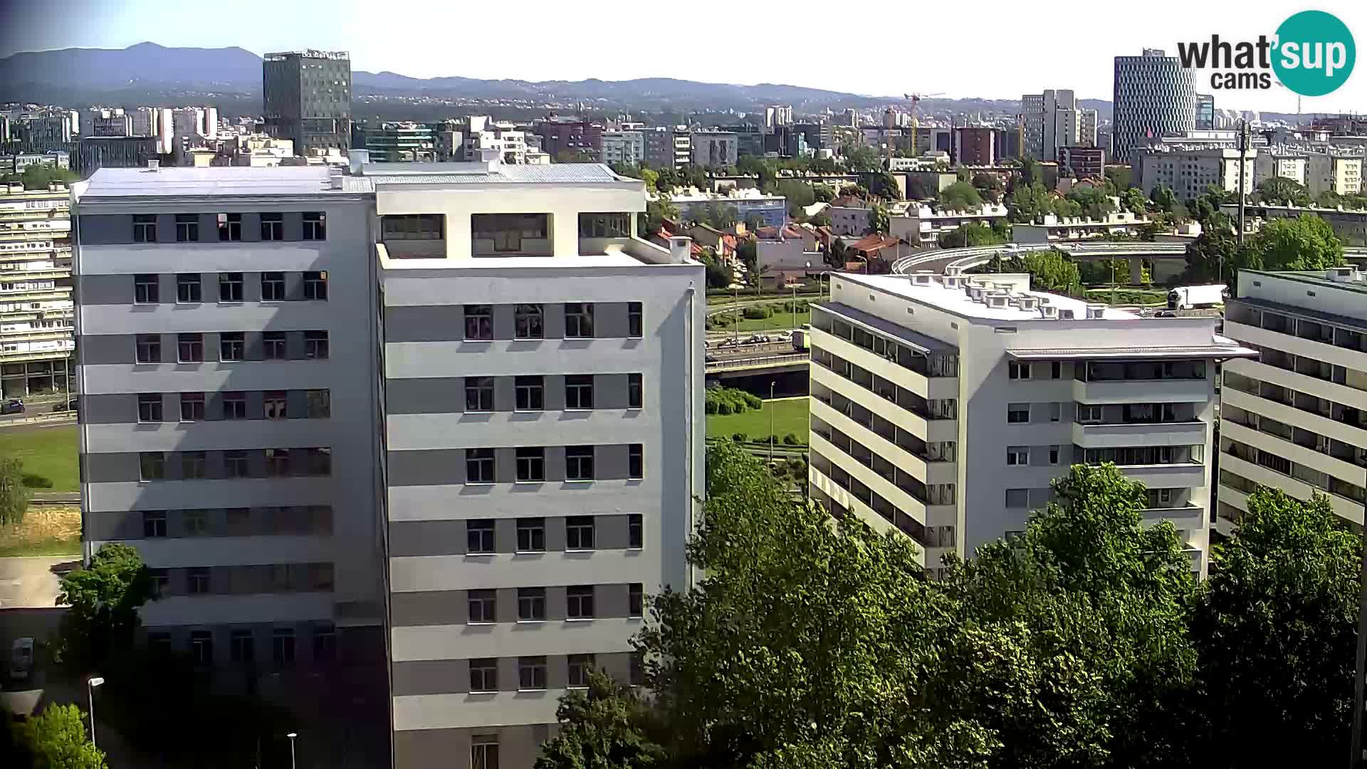 Rond-point en direct traversant les avenues Slavonska et Marin Držić à Zagreb webcam