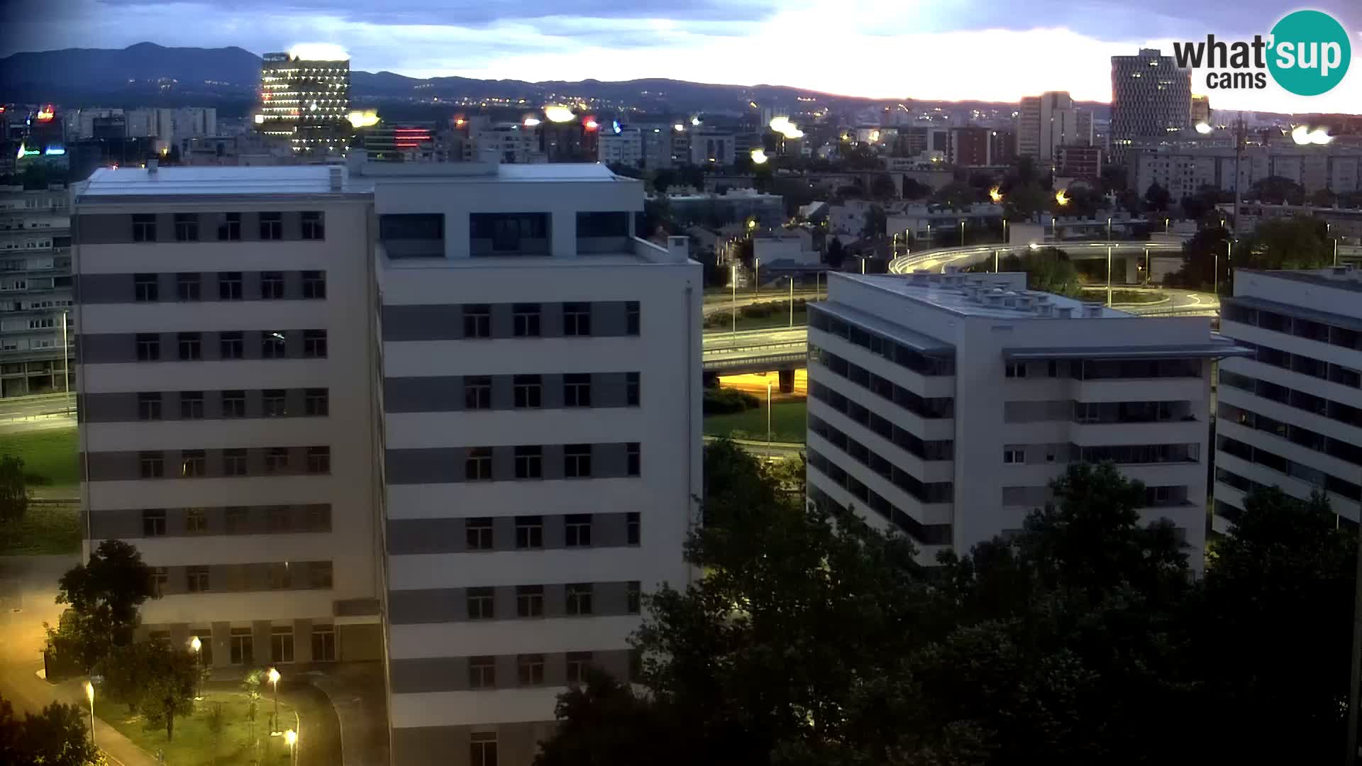 Live-Kreisverkehr Slavonska und Marin Držić Avenue zur Zagreb Webcam