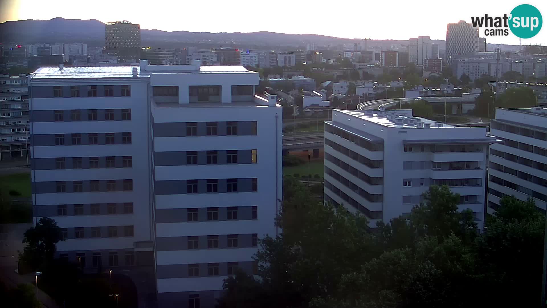Rond-point en direct traversant les avenues Slavonska et Marin Držić à Zagreb webcam
