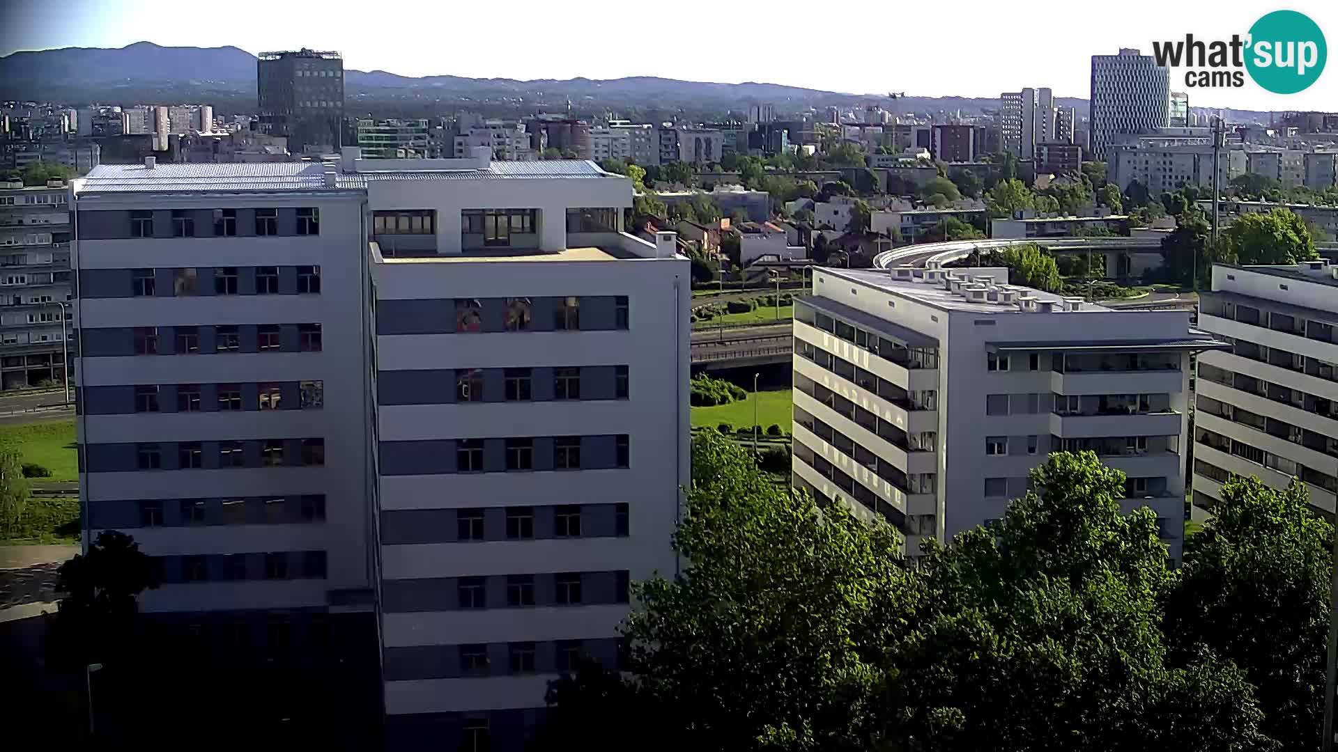 Rond-point en direct traversant les avenues Slavonska et Marin Držić à Zagreb webcam