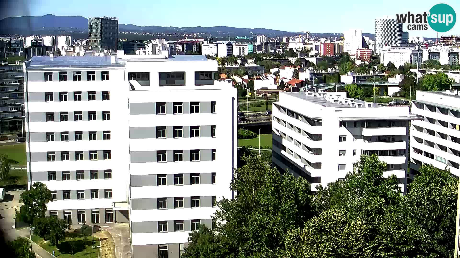 Rond-point en direct traversant les avenues Slavonska et Marin Držić à Zagreb webcam