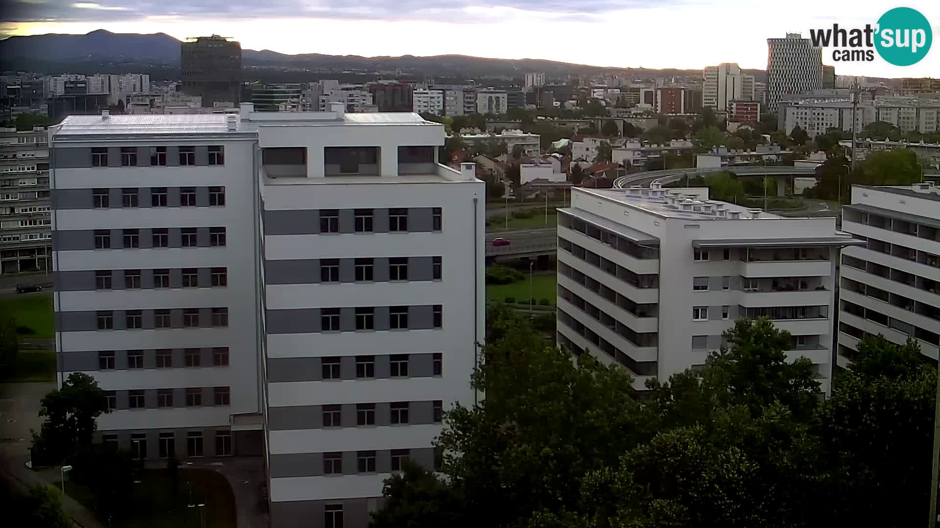 Live-Kreisverkehr Slavonska und Marin Držić Avenue zur Zagreb Webcam