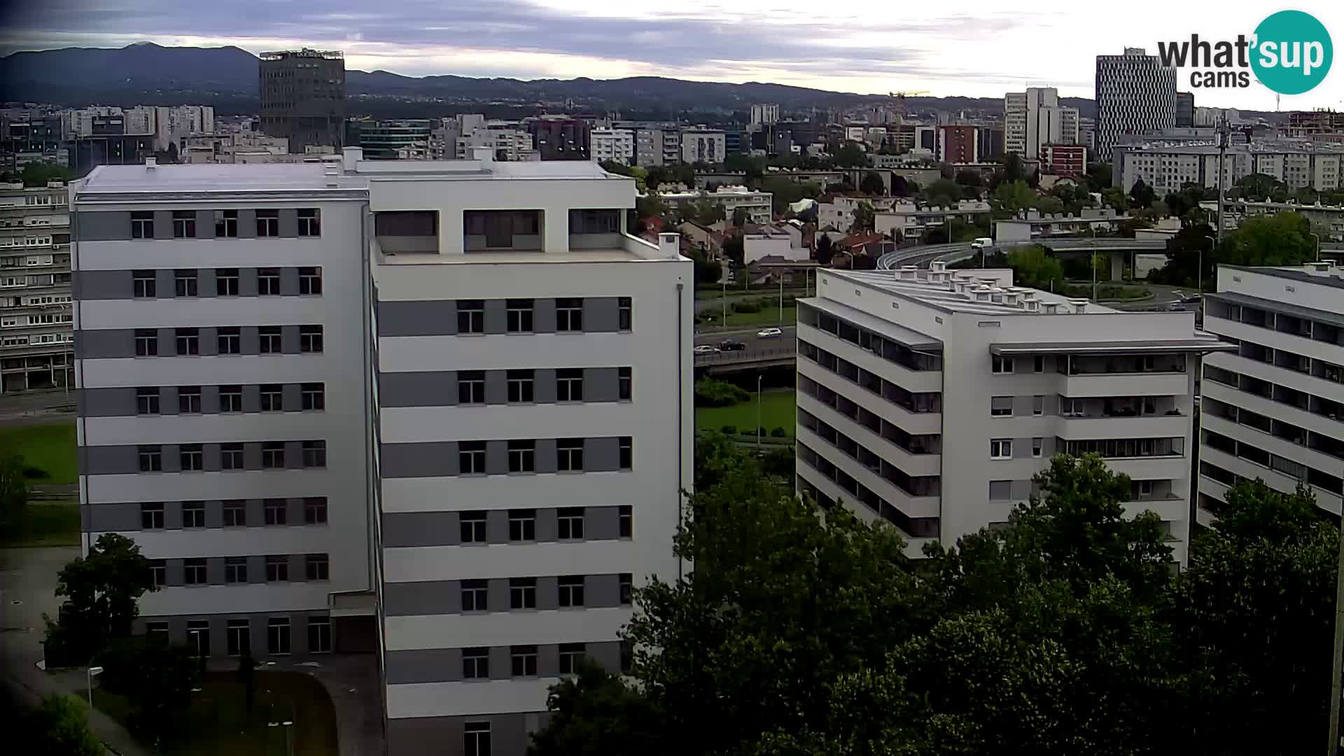 Web kamera Petlja Slavonska – Držićeva  – Zagreb Live