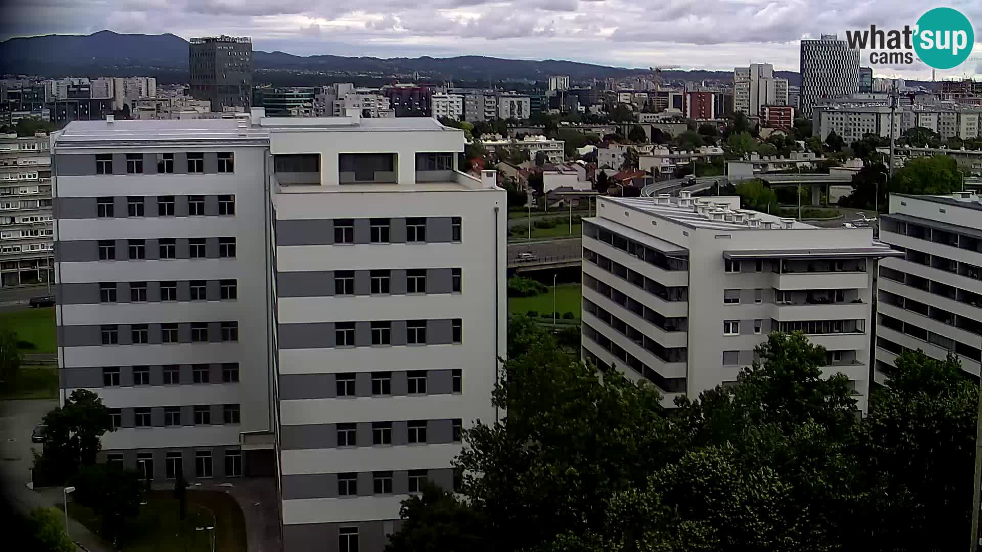 Live-Kreisverkehr Slavonska und Marin Držić Avenue zur Zagreb Webcam