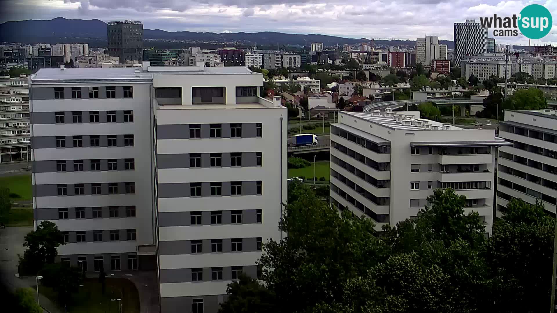 Live-Kreisverkehr Slavonska und Marin Držić Avenue zur Zagreb Webcam