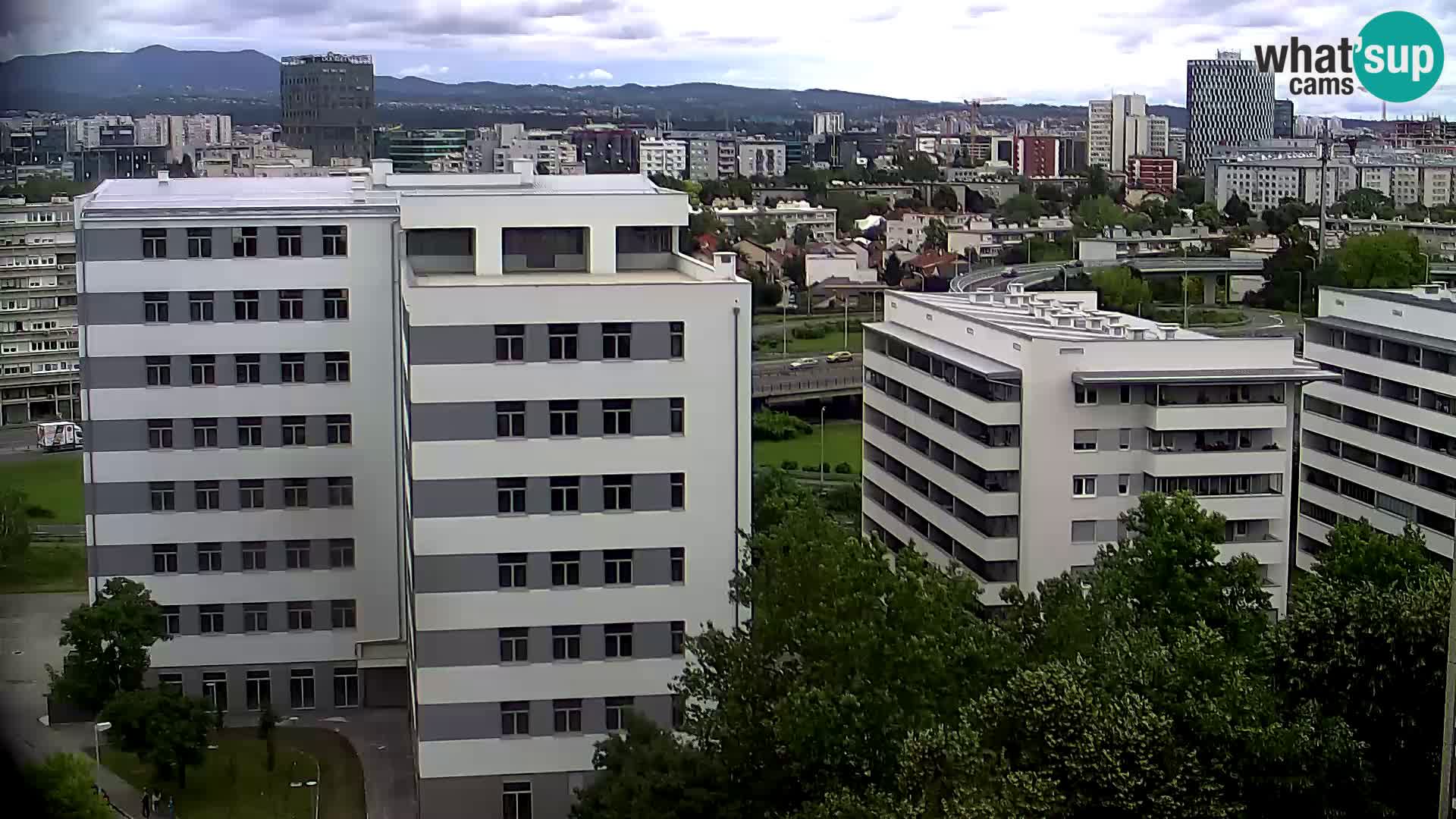 Live-Kreisverkehr Slavonska und Marin Držić Avenue zur Zagreb Webcam
