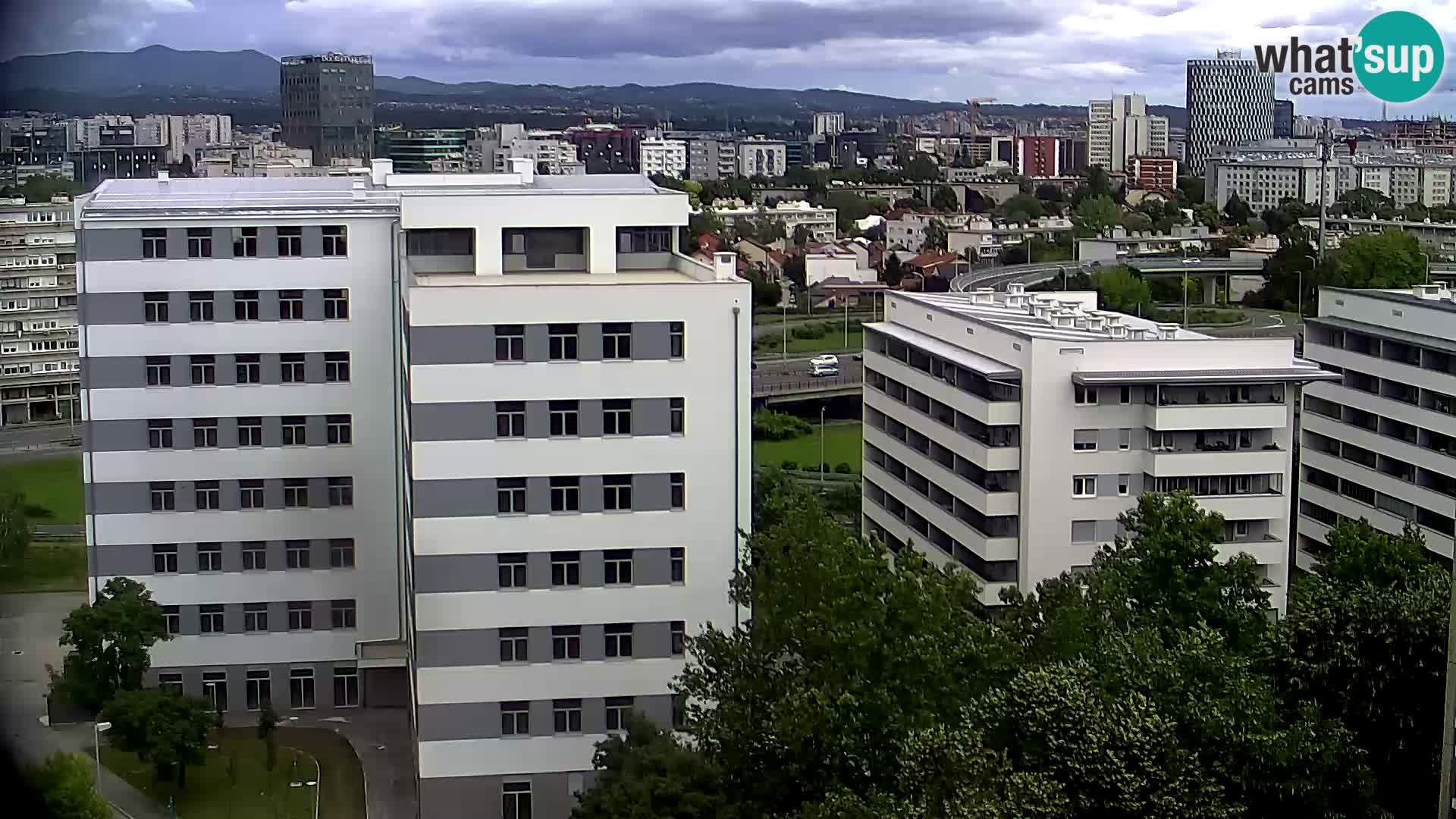 Rond-point en direct traversant les avenues Slavonska et Marin Držić à Zagreb webcam