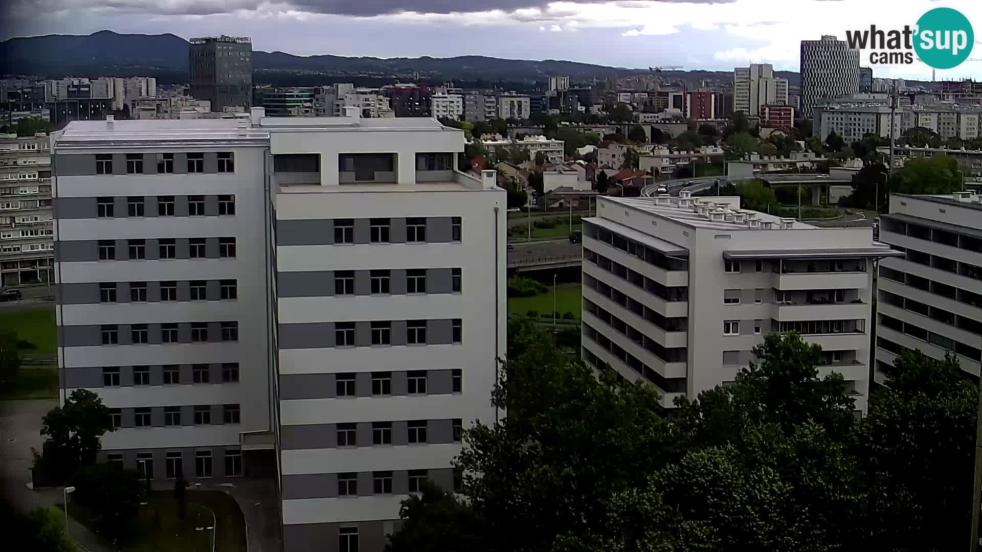 Rond-point en direct traversant les avenues Slavonska et Marin Držić à Zagreb webcam