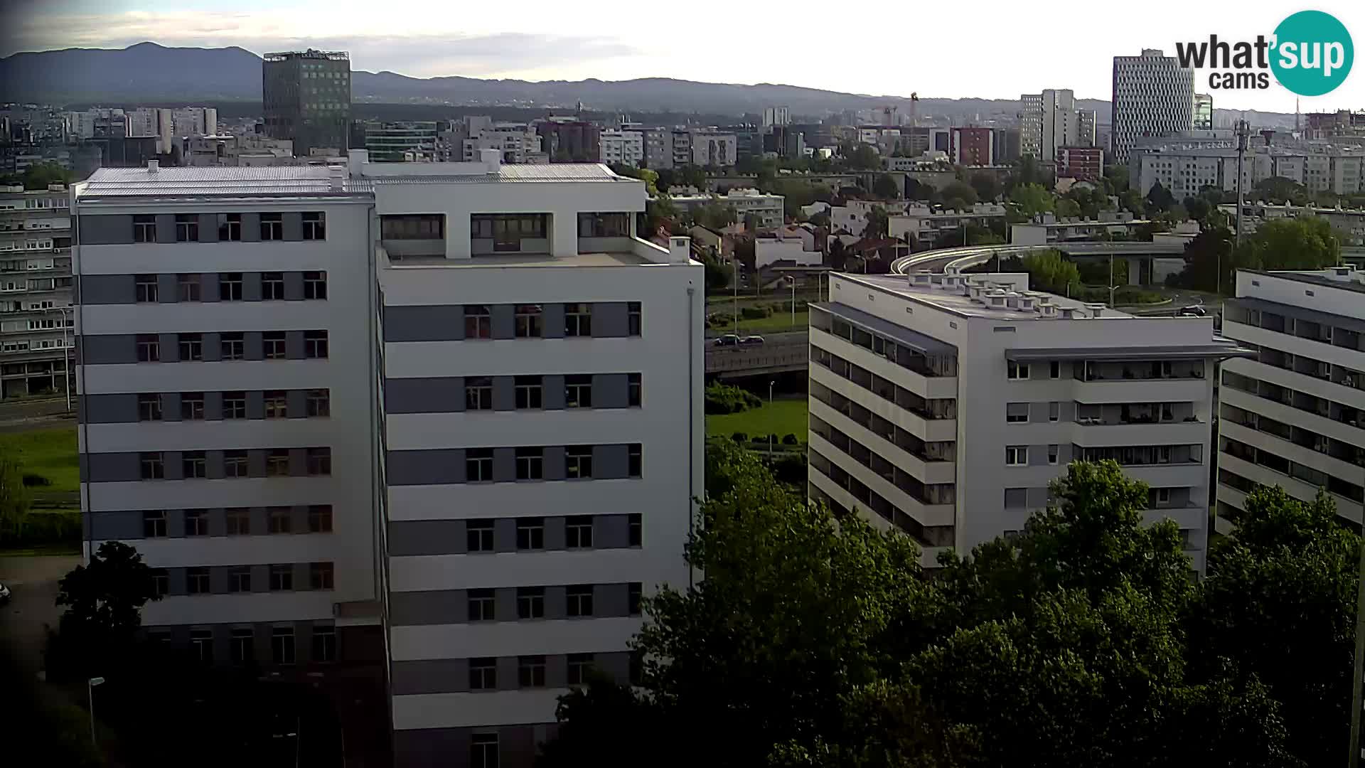 Rond-point en direct traversant les avenues Slavonska et Marin Držić à Zagreb webcam