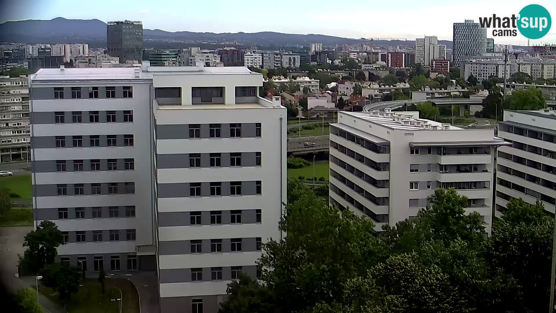 Rond-point en direct traversant les avenues Slavonska et Marin Držić à Zagreb webcam