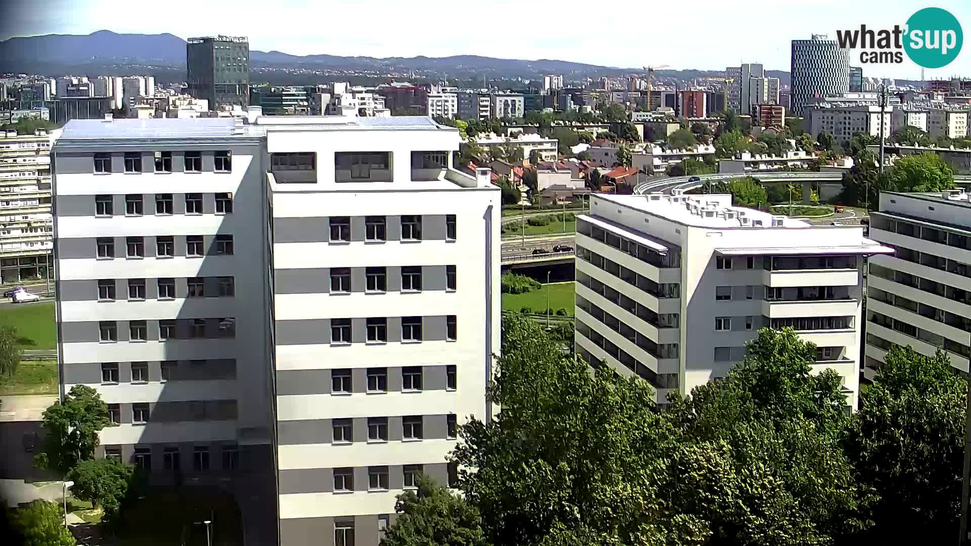 Rond-point en direct traversant les avenues Slavonska et Marin Držić à Zagreb webcam
