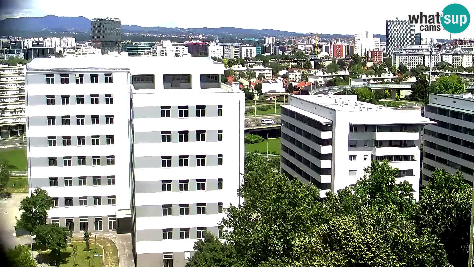 Rond-point en direct traversant les avenues Slavonska et Marin Držić à Zagreb webcam