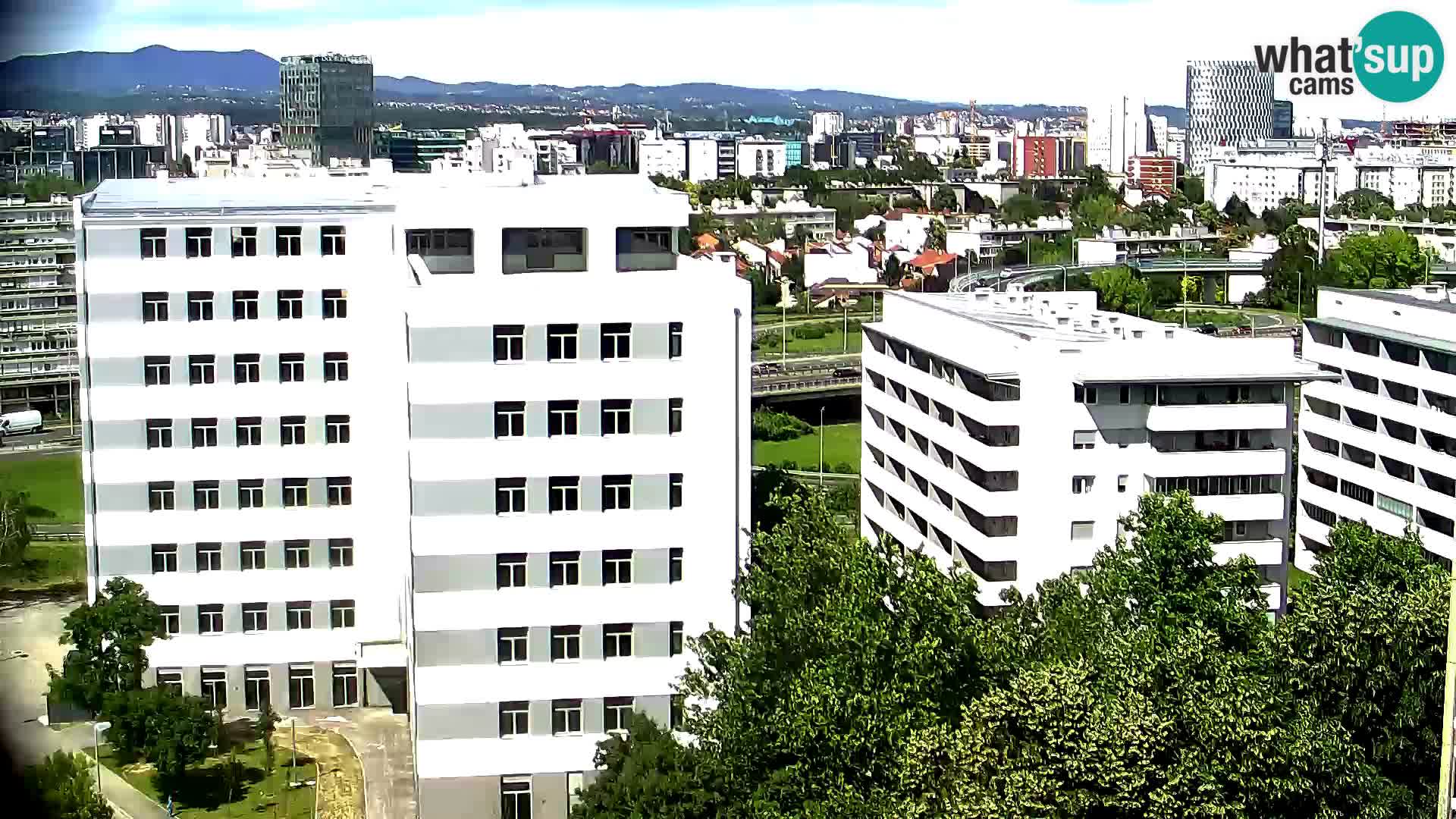 Rond-point en direct traversant les avenues Slavonska et Marin Držić à Zagreb webcam