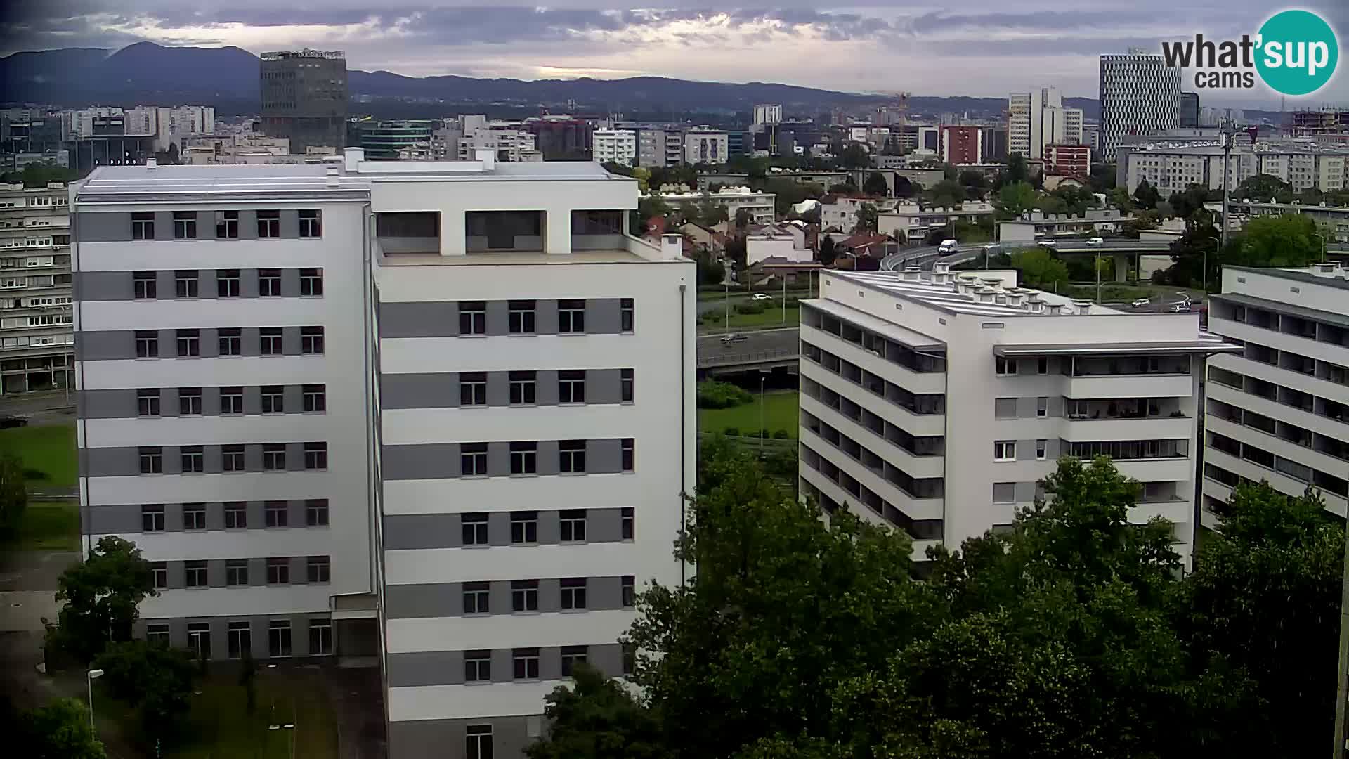 Live-Kreisverkehr Slavonska und Marin Držić Avenue zur Zagreb Webcam