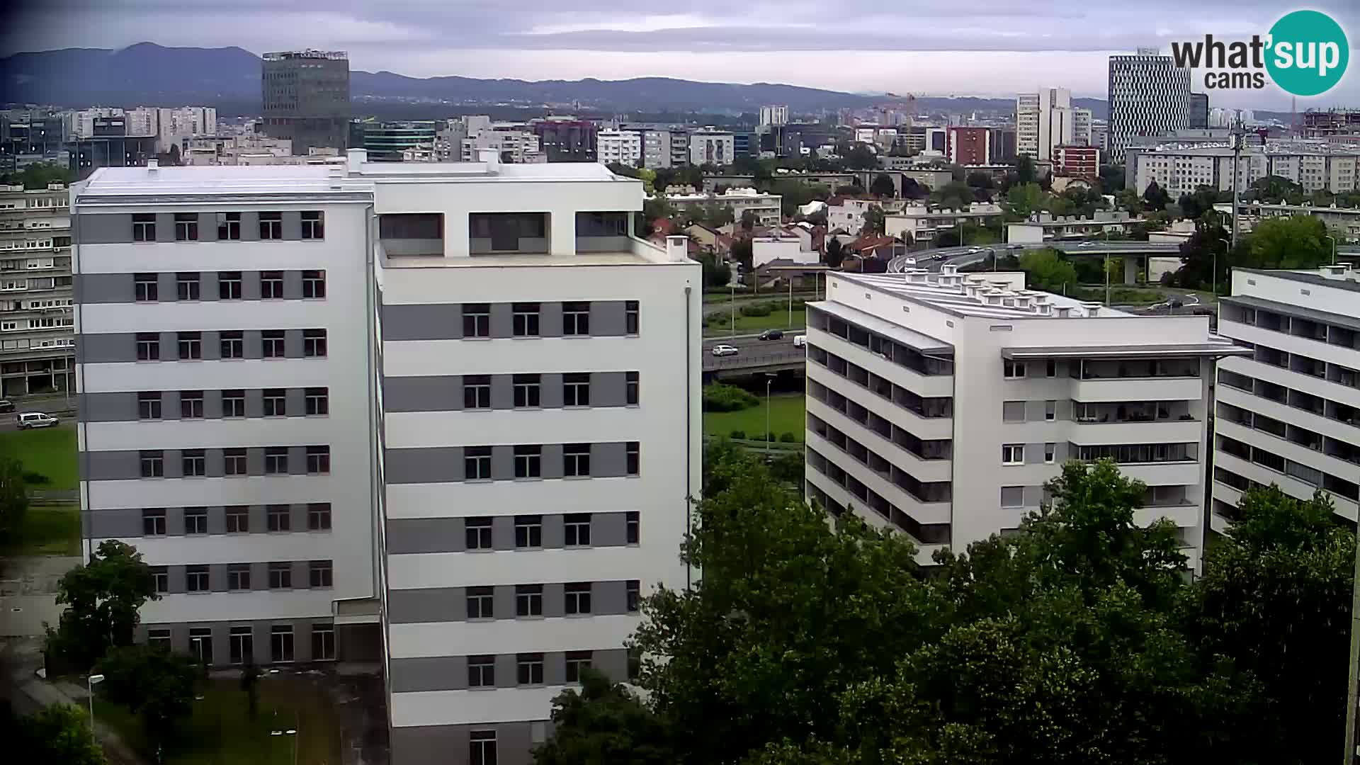 Live-Kreisverkehr Slavonska und Marin Držić Avenue zur Zagreb Webcam