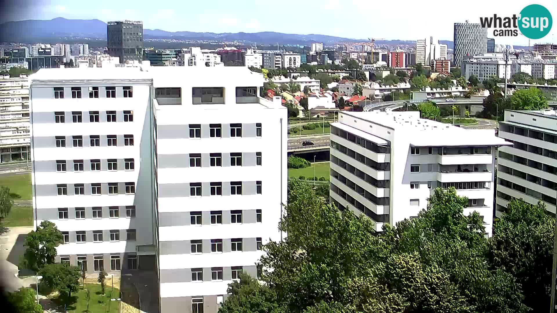 Rond-point en direct traversant les avenues Slavonska et Marin Držić à Zagreb webcam