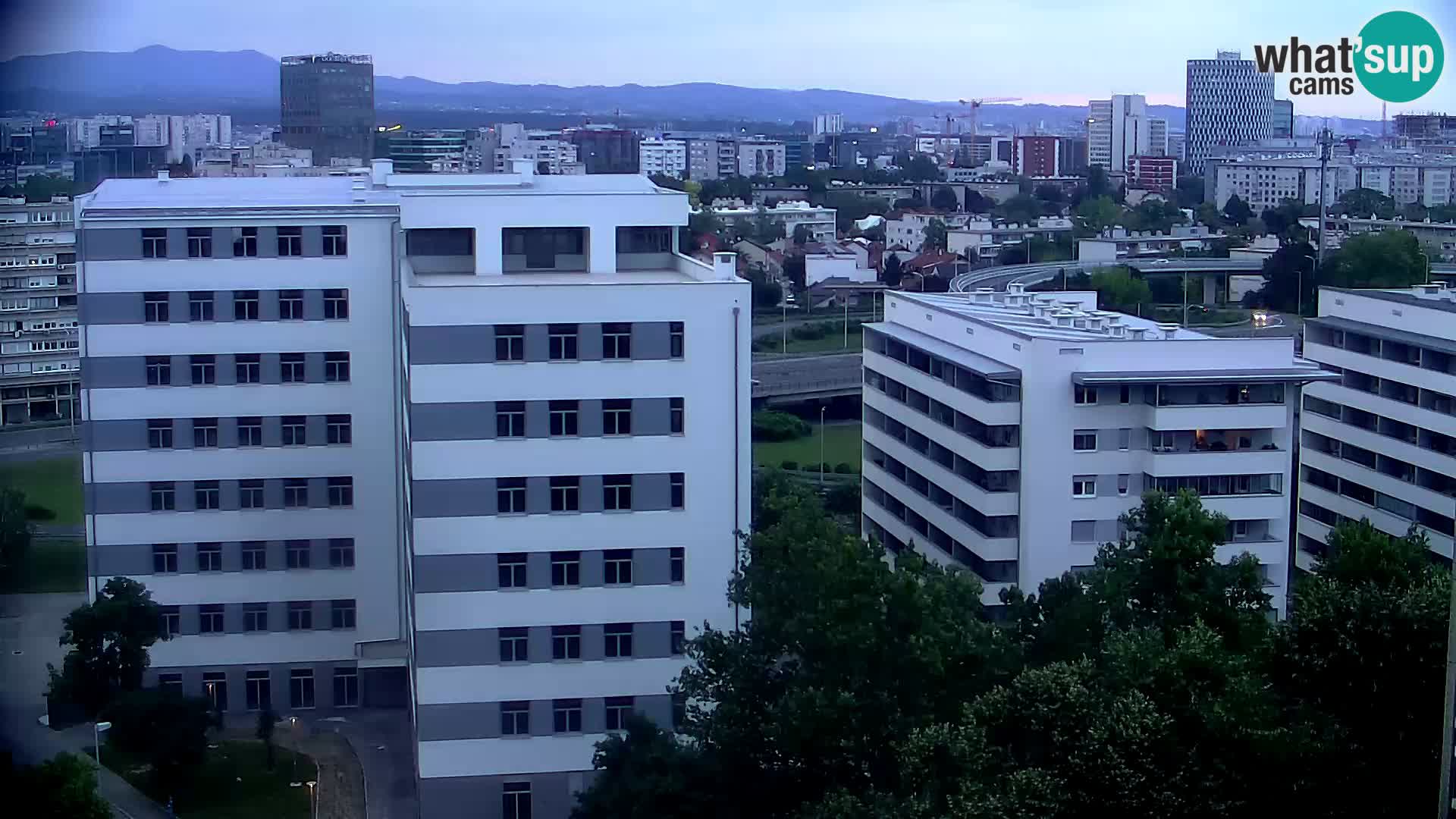 Live-Kreisverkehr Slavonska und Marin Držić Avenue zur Zagreb Webcam