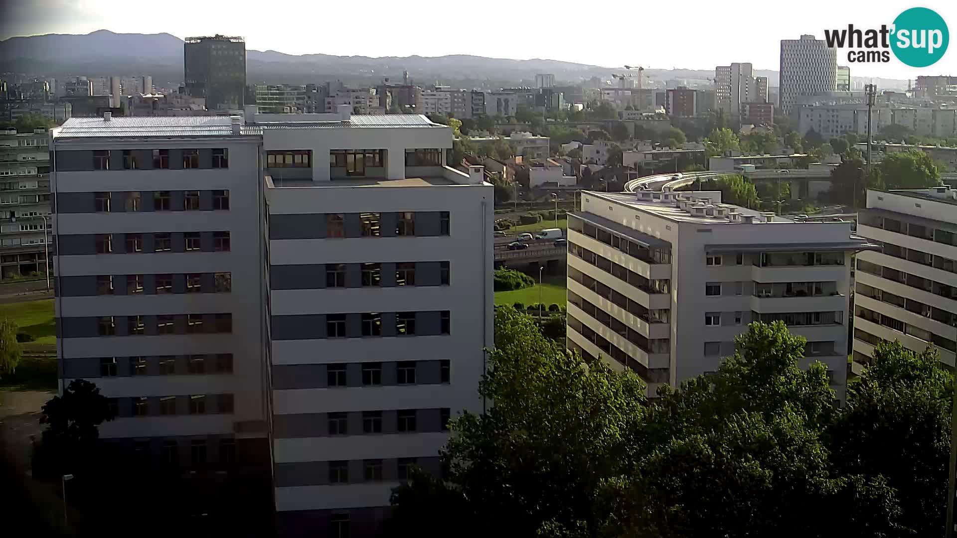 Live-Kreisverkehr Slavonska und Marin Držić Avenue zur Zagreb Webcam