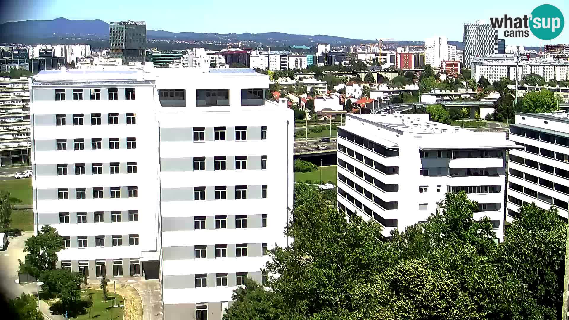 Rond-point en direct traversant les avenues Slavonska et Marin Držić à Zagreb webcam