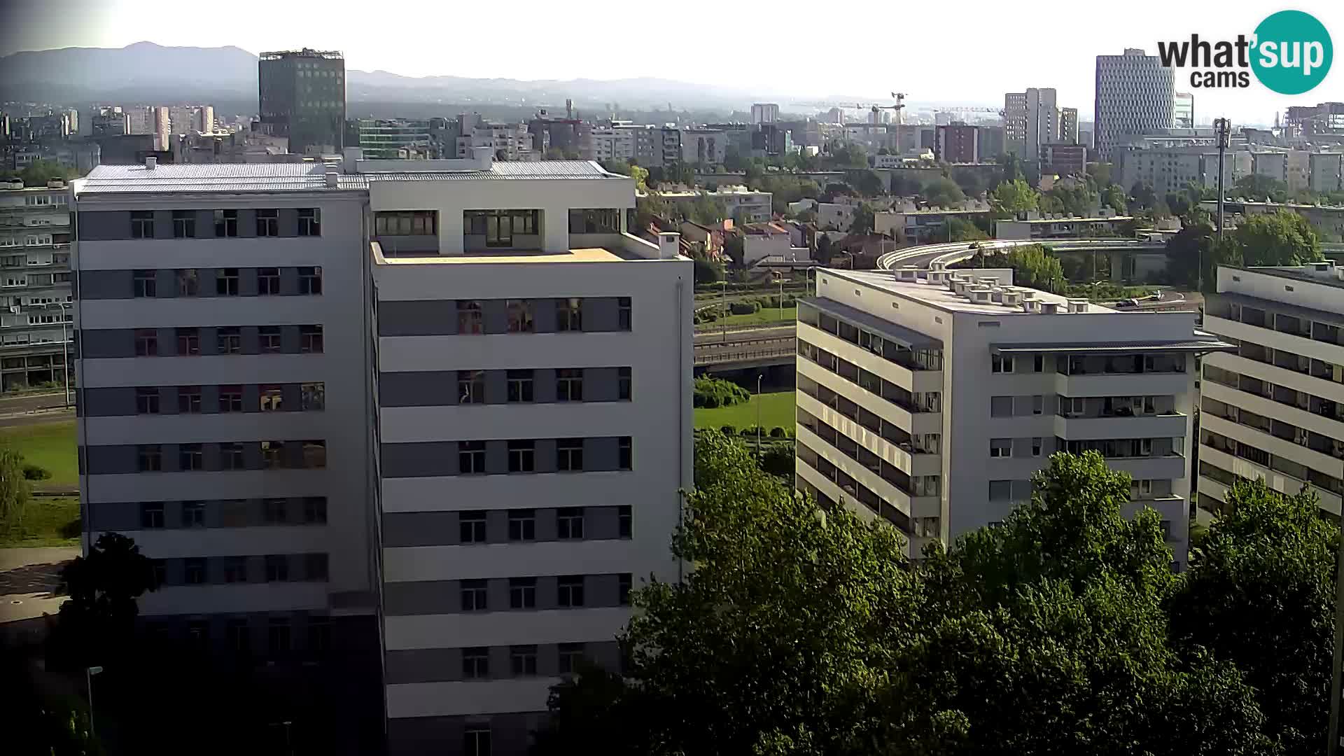 Rond-point en direct traversant les avenues Slavonska et Marin Držić à Zagreb webcam