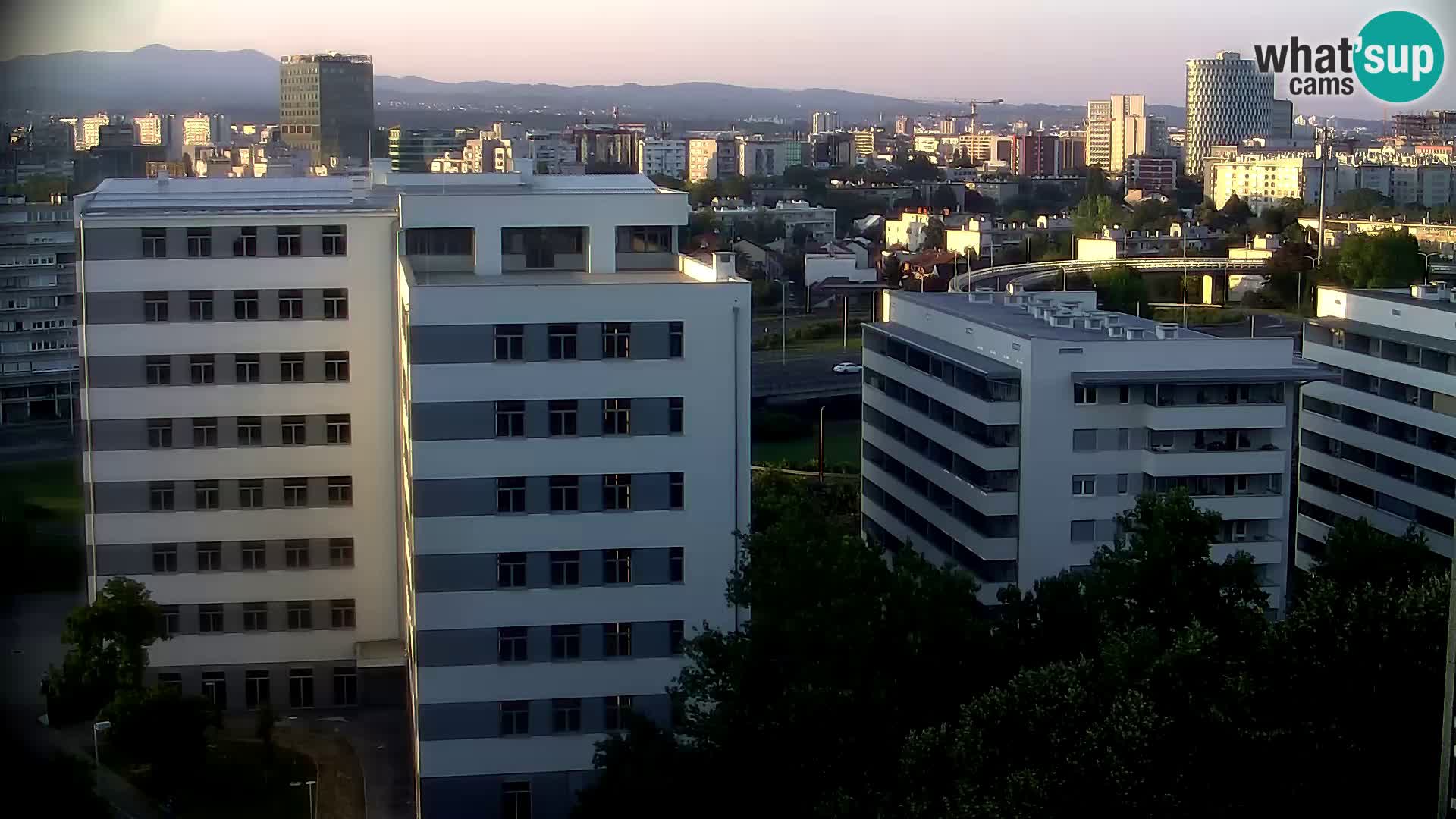 Live-Kreisverkehr Slavonska und Marin Držić Avenue zur Zagreb Webcam