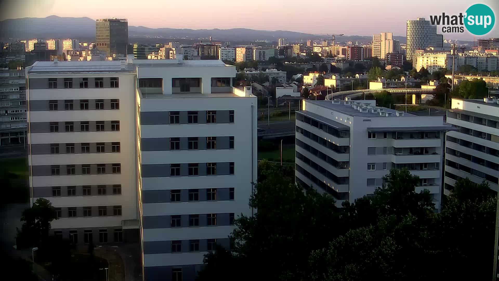 Web kamera Petlja Slavonska – Držićeva  – Zagreb Live