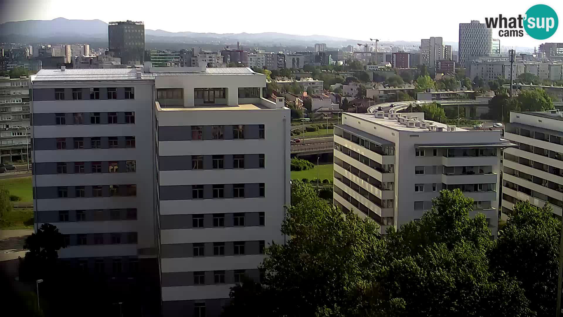 Live-Kreisverkehr Slavonska und Marin Držić Avenue zur Zagreb Webcam