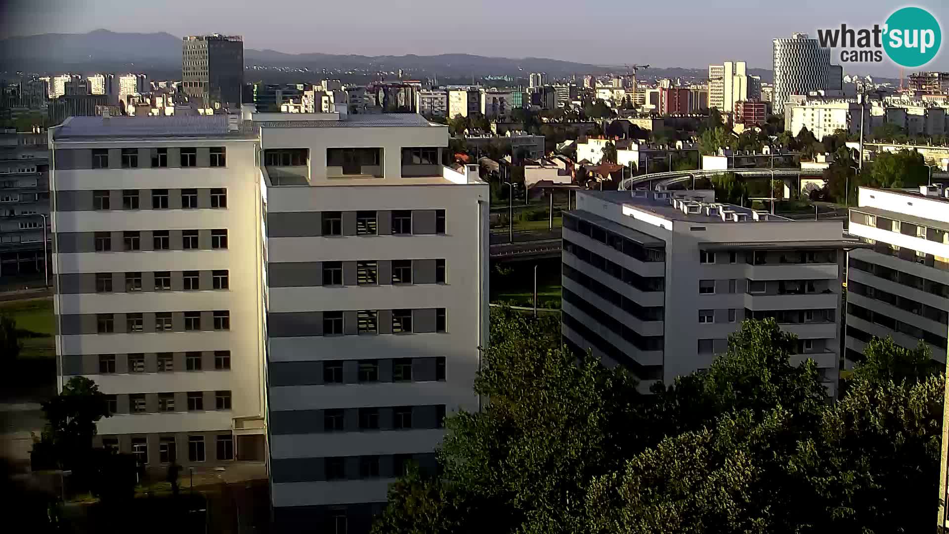 Web kamera Petlja Slavonska – Držićeva  – Zagreb Live