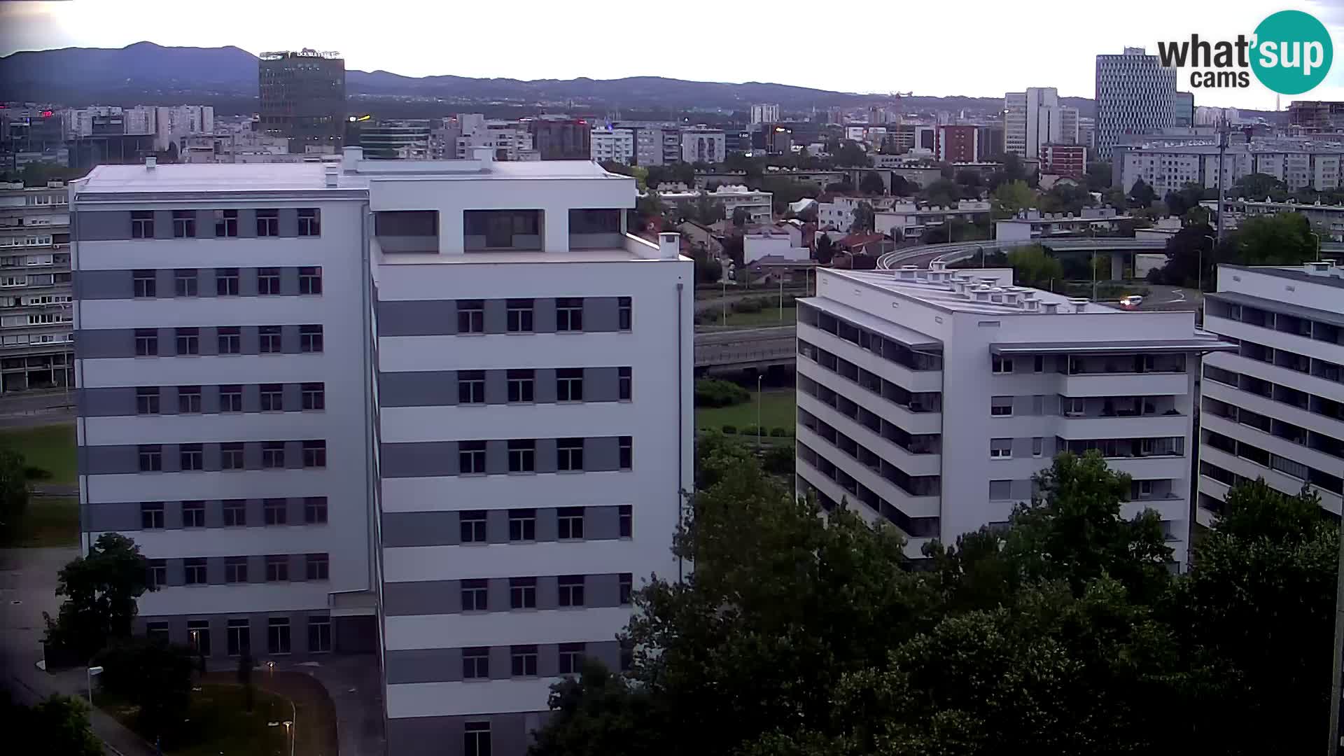 Live-Kreisverkehr Slavonska und Marin Držić Avenue zur Zagreb Webcam