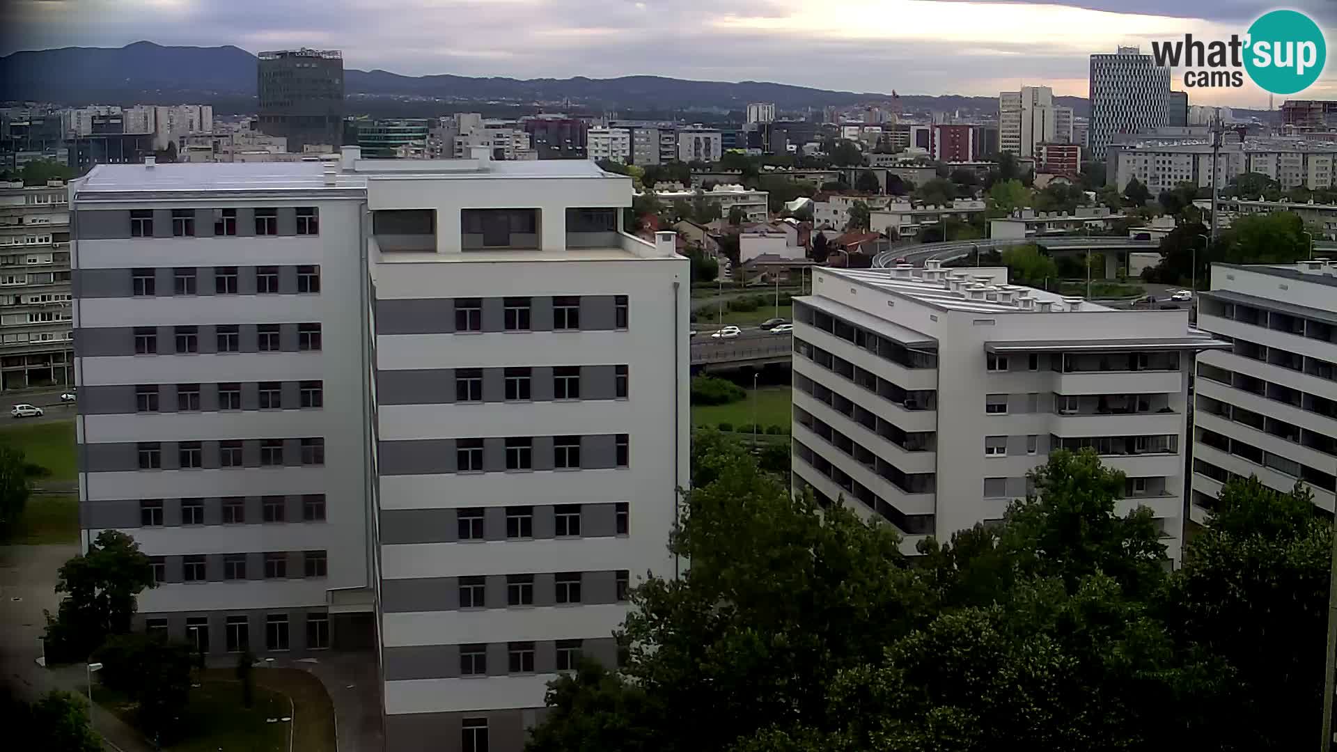 Live-Kreisverkehr Slavonska und Marin Držić Avenue zur Zagreb Webcam