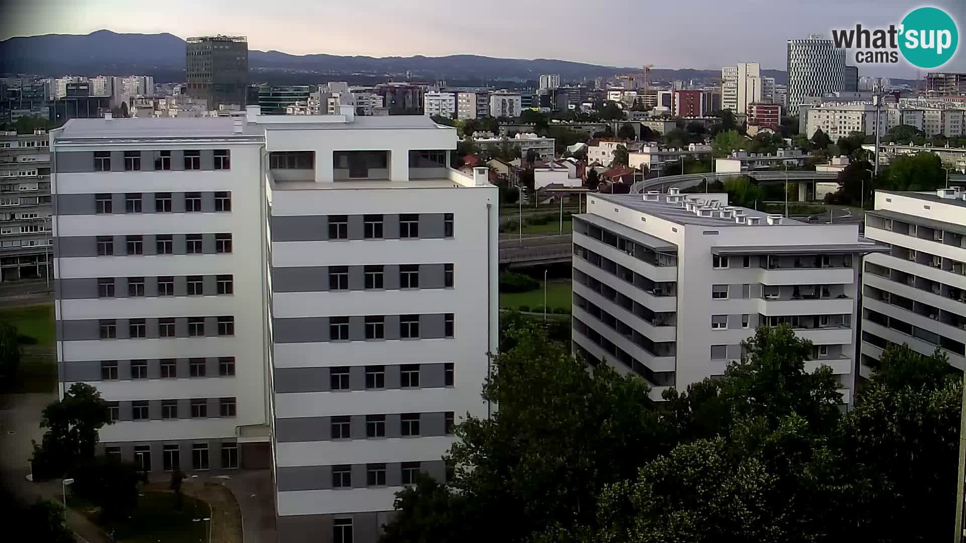 Rond-point en direct traversant les avenues Slavonska et Marin Držić à Zagreb webcam