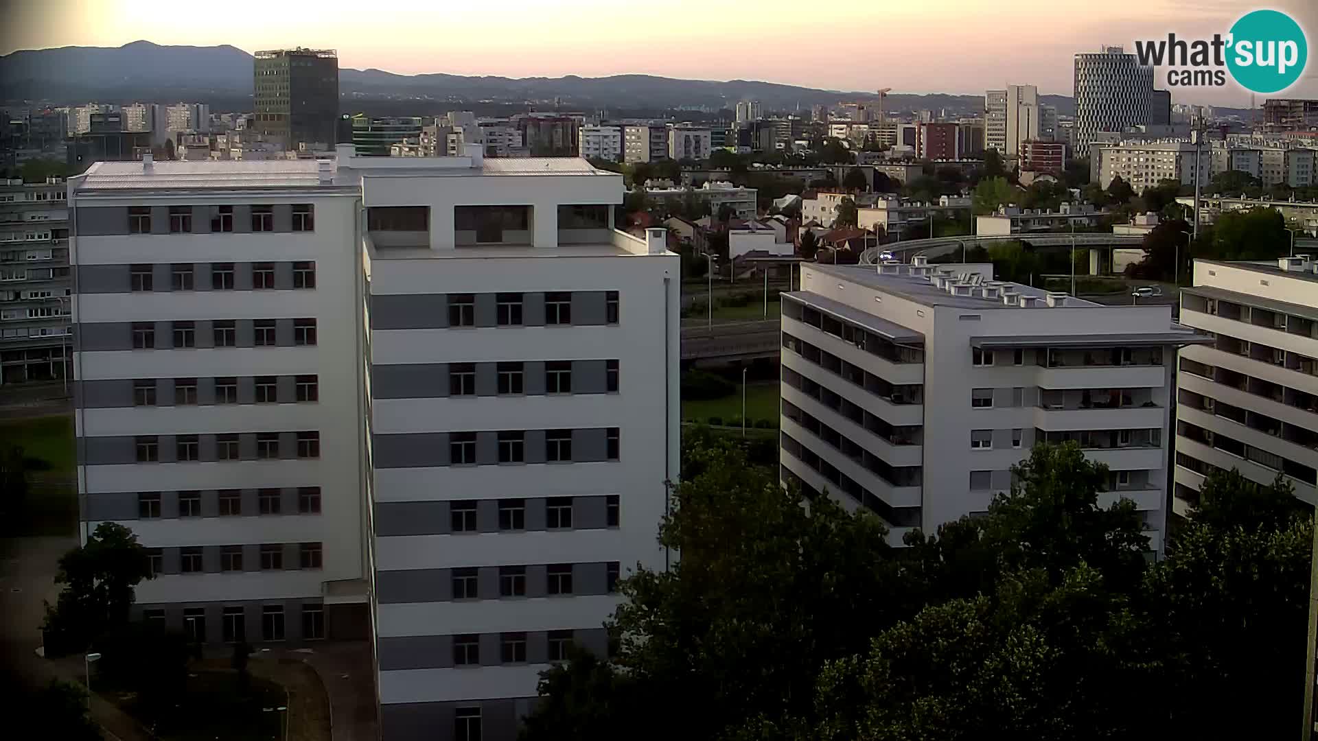 Rond-point en direct traversant les avenues Slavonska et Marin Držić à Zagreb webcam