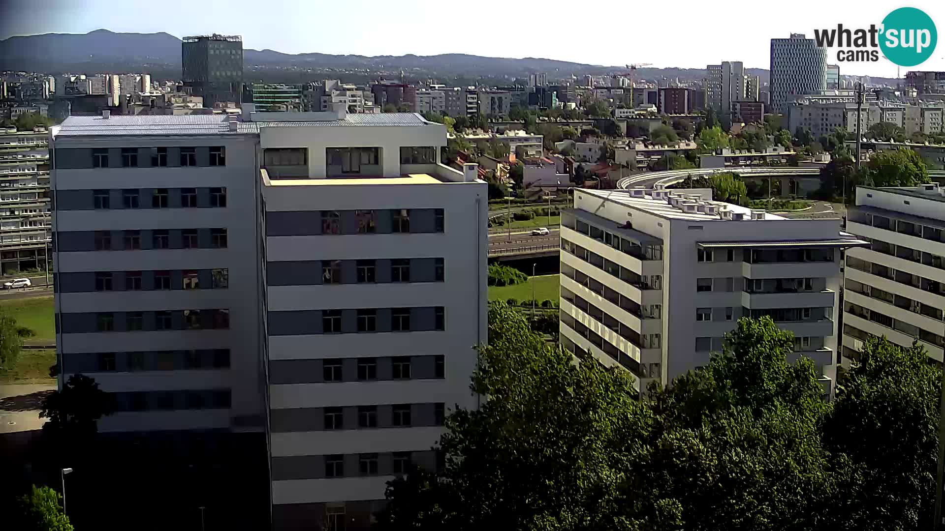 Web kamera Petlja Slavonska – Držićeva  – Zagreb Live