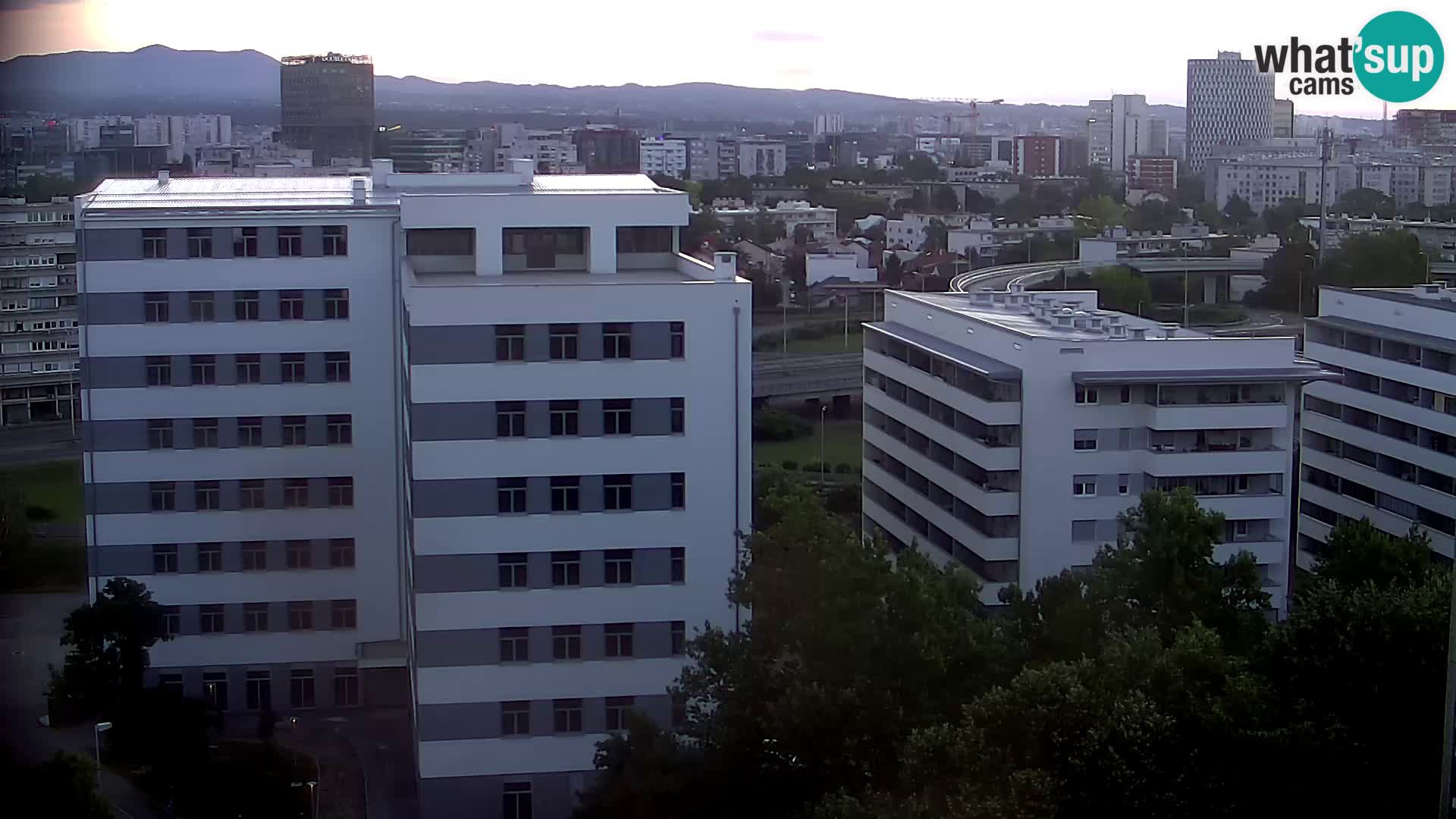Rond-point en direct traversant les avenues Slavonska et Marin Držić à Zagreb webcam