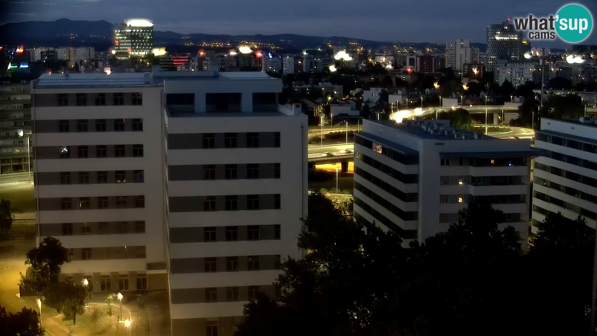 Web kamera Petlja Slavonska – Držićeva  – Zagreb Live