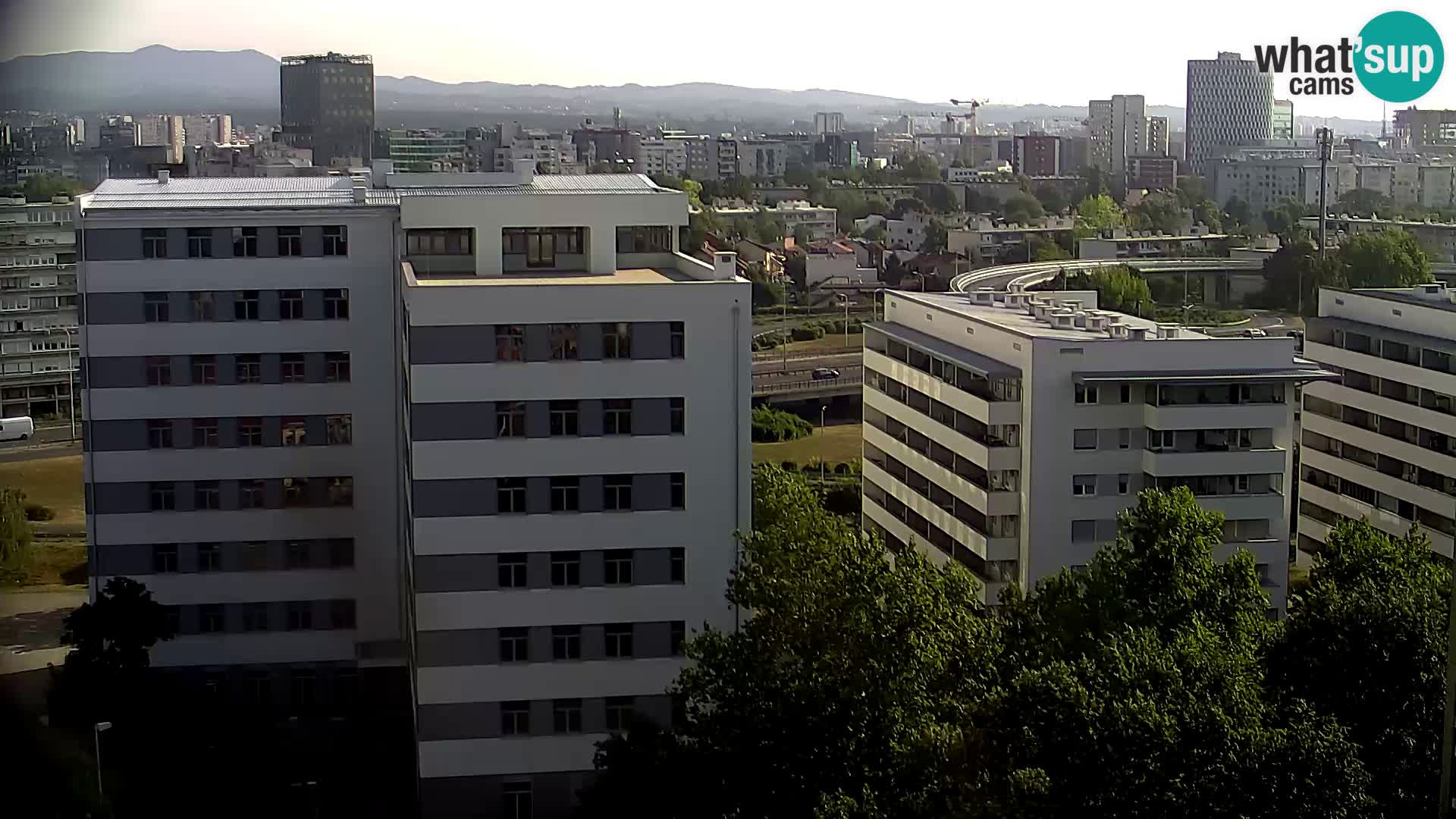 Web kamera Petlja Slavonska – Držićeva  – Zagreb Live