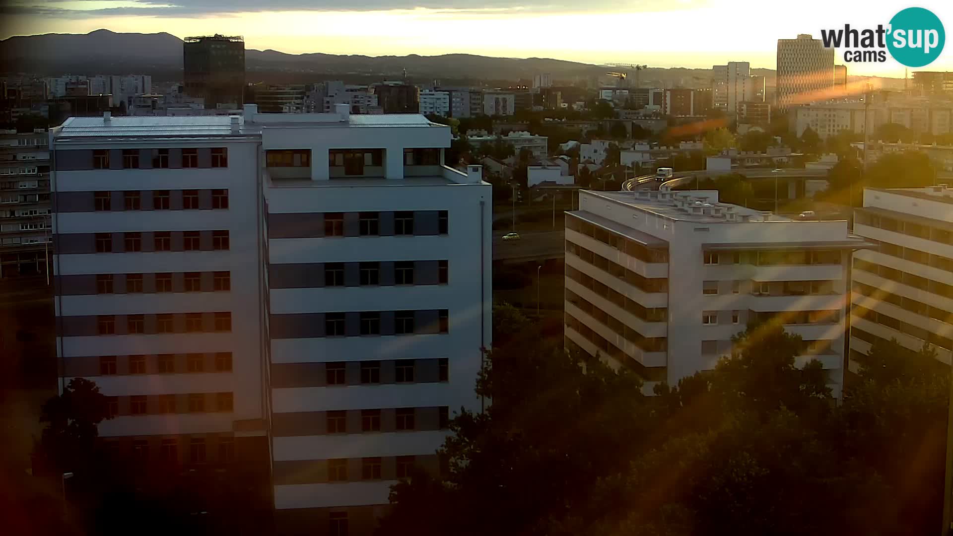Web kamera Petlja Slavonska – Držićeva  – Zagreb Live