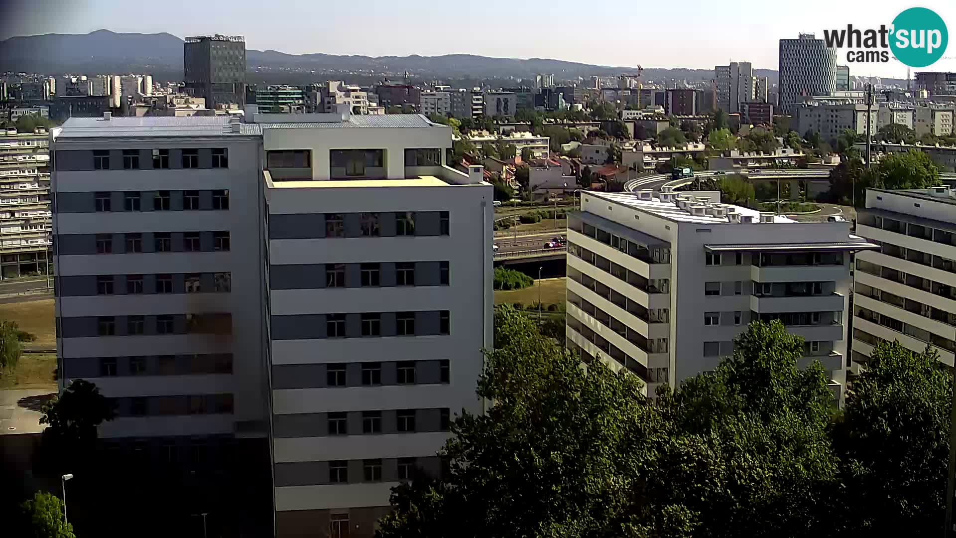Web kamera Petlja Slavonska – Držićeva  – Zagreb Live