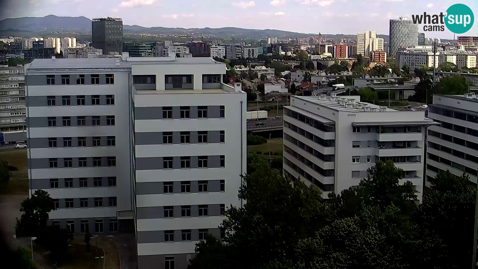Web kamera Petlja Slavonska – Držićeva  – Zagreb Live