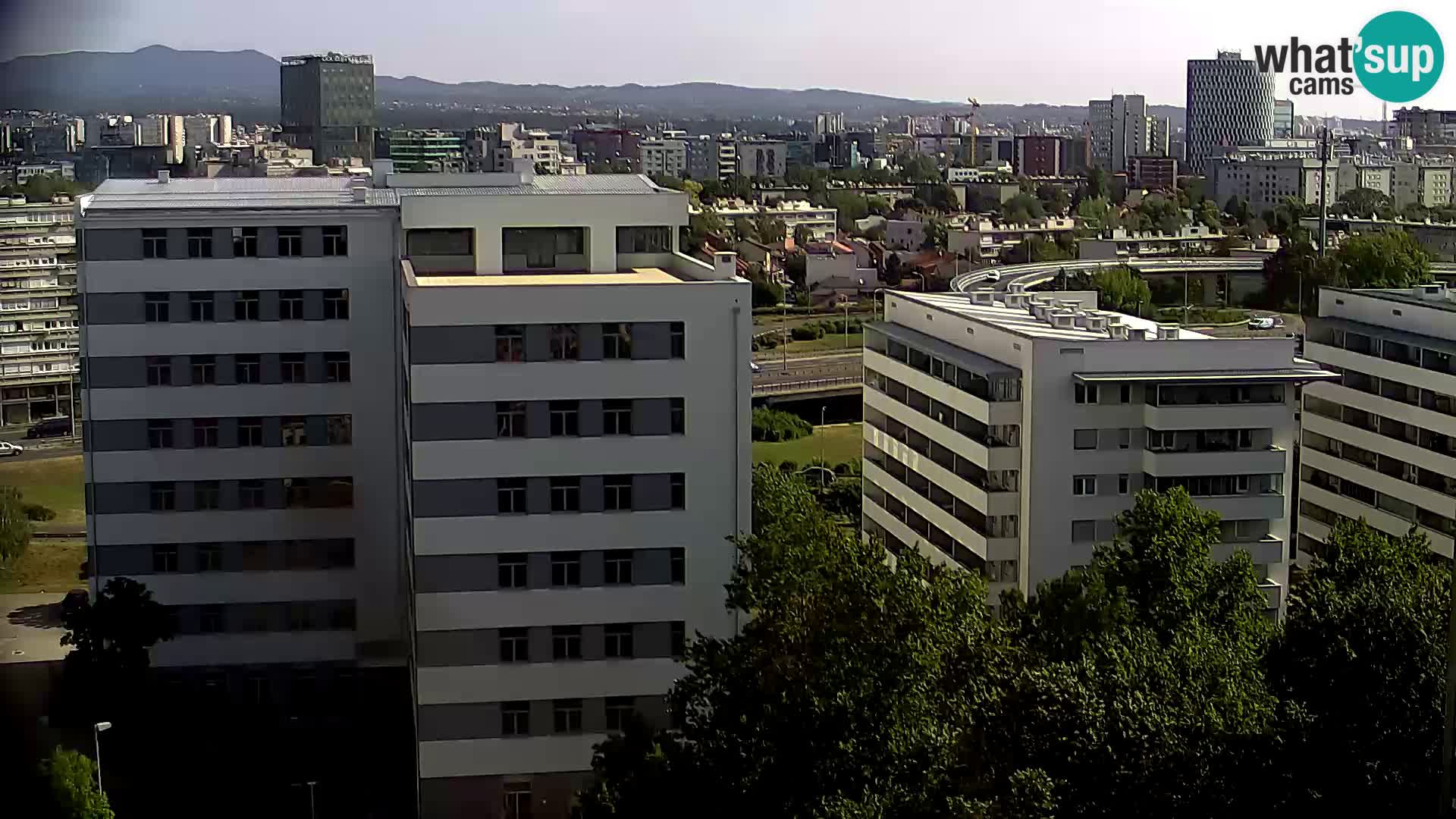 Rond-point en direct traversant les avenues Slavonska et Marin Držić à Zagreb webcam